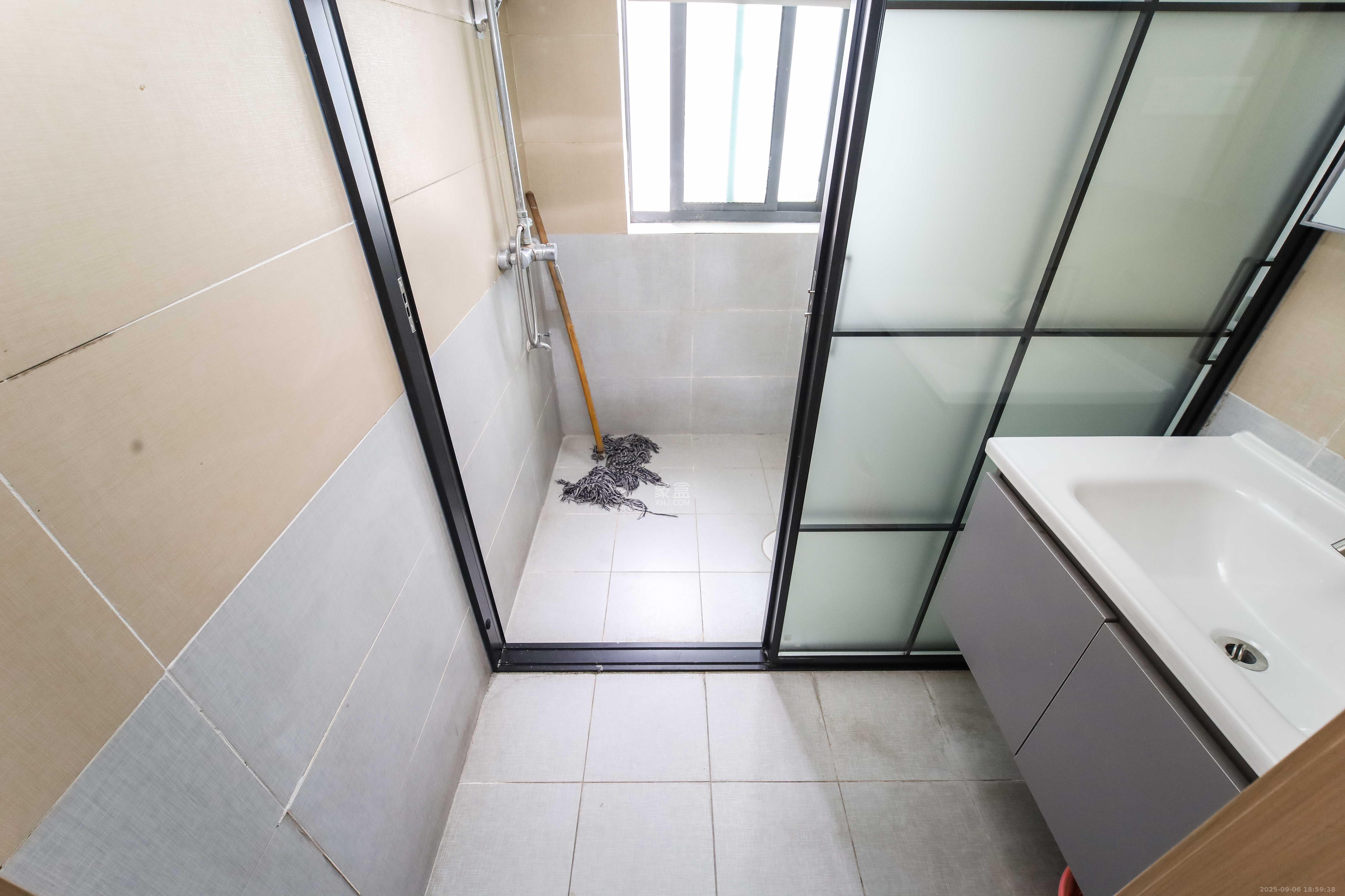 西子花苑 3室2厅1卫 116.0万 西子花苑 3室2厅1卫 116.0万卫生间