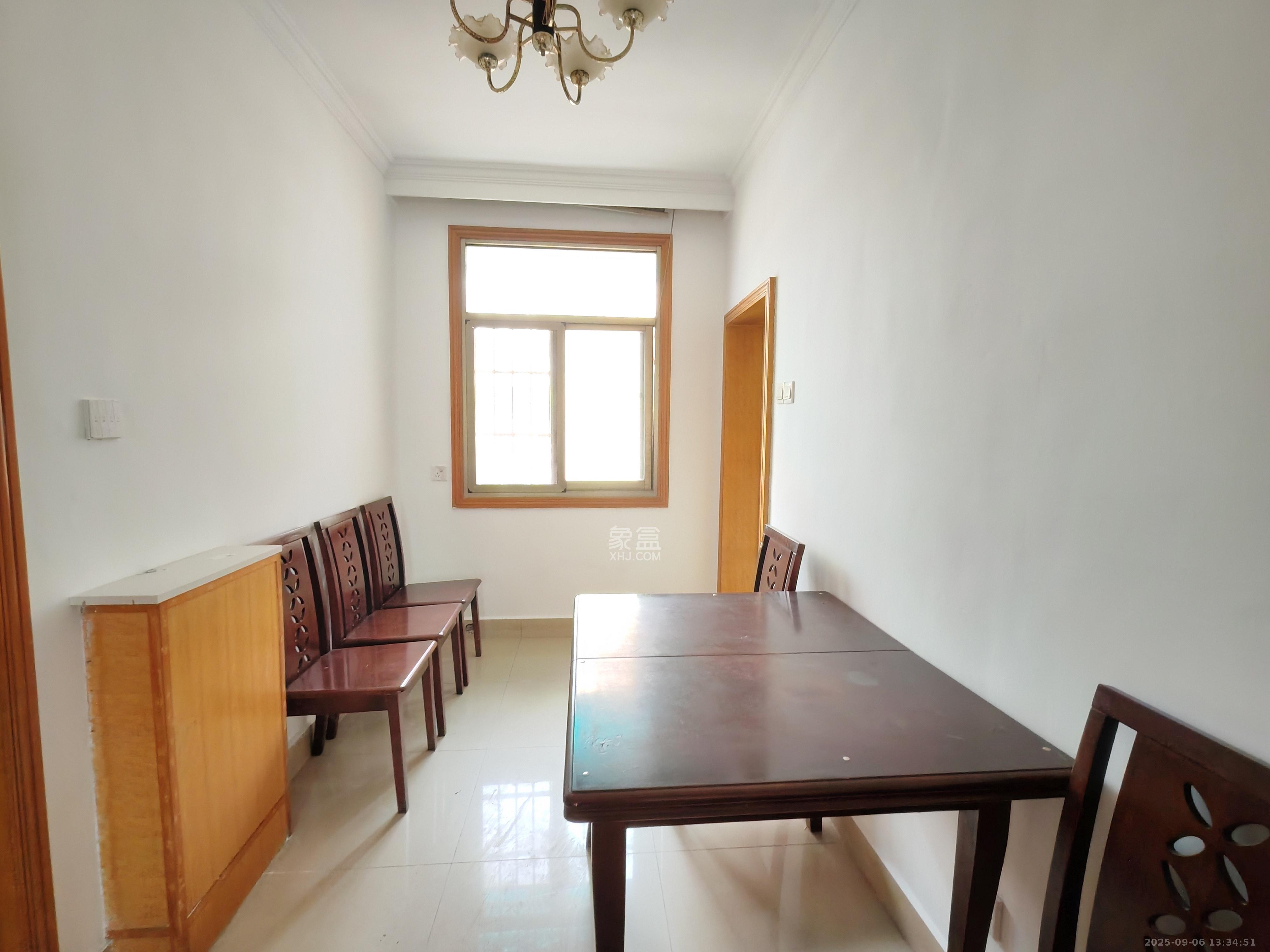 市直属机关宿舍 3室2厅1卫 1500.0元/月 市直属机关宿舍 3室2厅1卫 1500.0元/月室内图