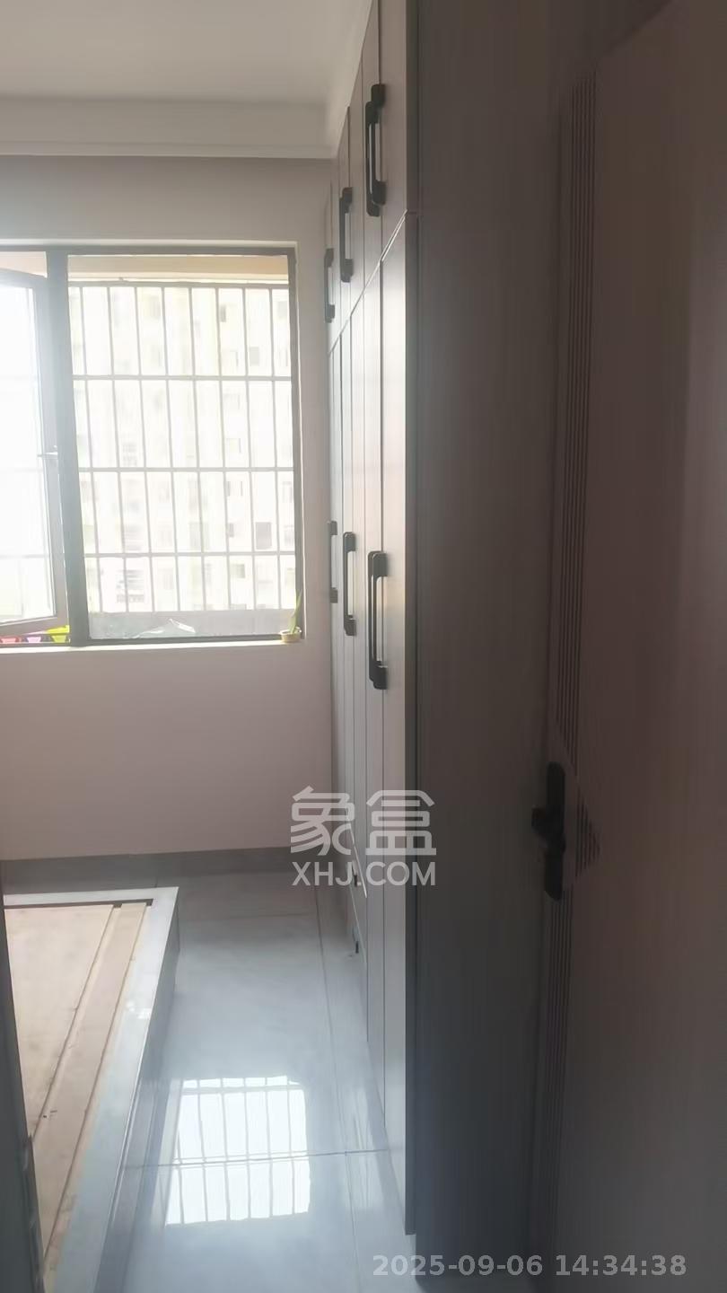 长房明宸府  3室1厅1卫   2500.00元/月室内图