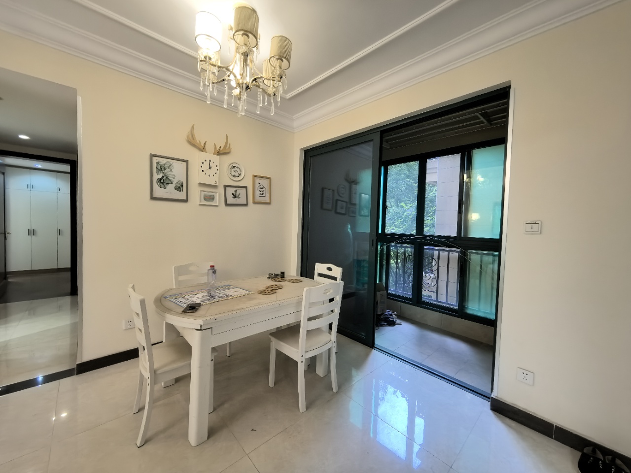 恒大绿洲 3室2厅2卫 1800.0元/月 恒大绿洲 3室2厅2卫 1800.0元/月室内图