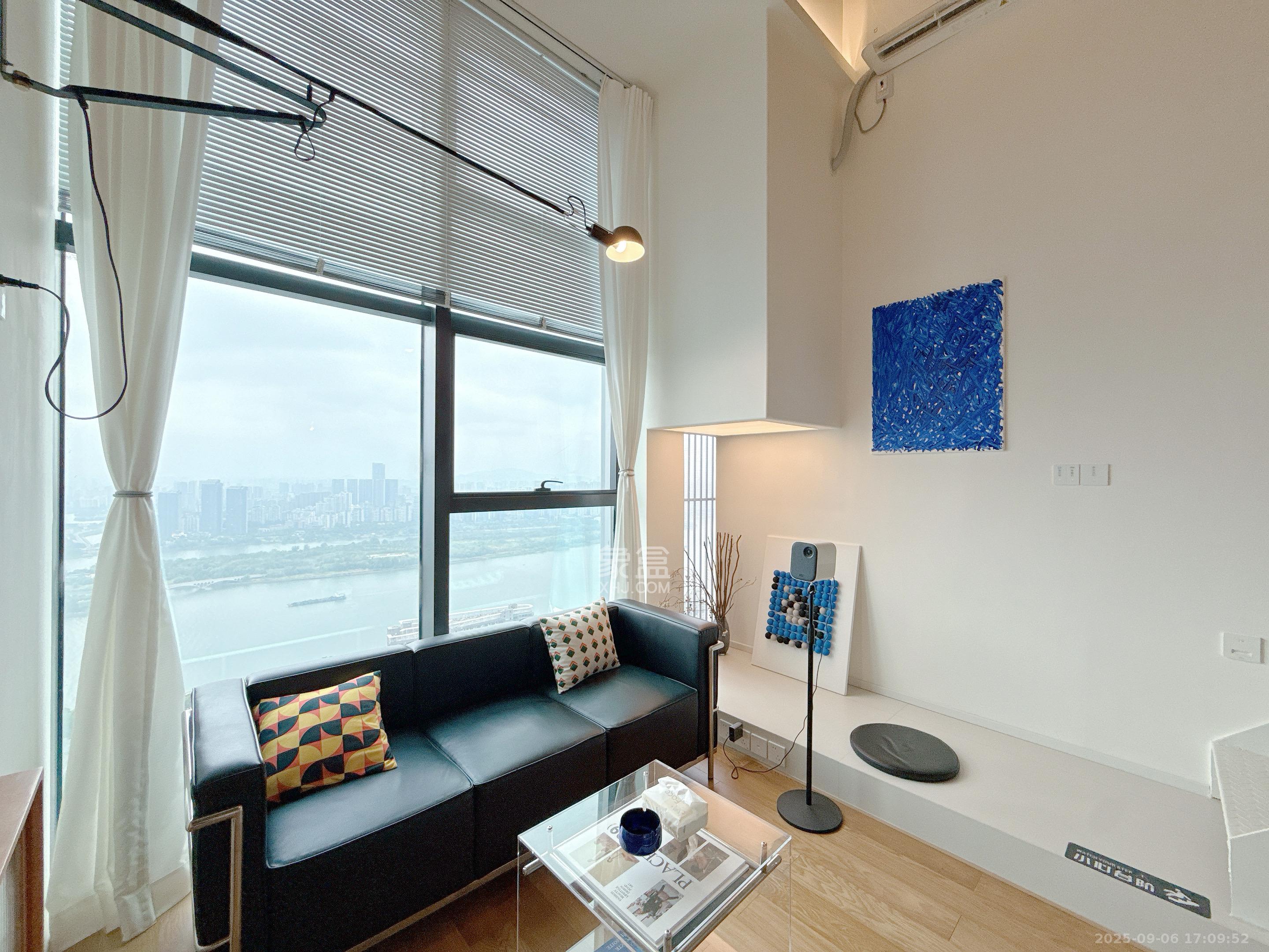 华润置地中心  2室1厅1卫    4000.0元/月 华润置地中心  2室1厅1卫    4000.0元/月