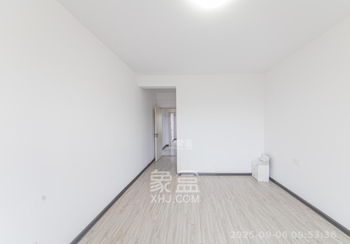 长沙美的梧桐庄园  3室12厅2卫    2300.0元/月 长沙美的梧桐庄园  3室12厅2卫    2300.0元/月室内图