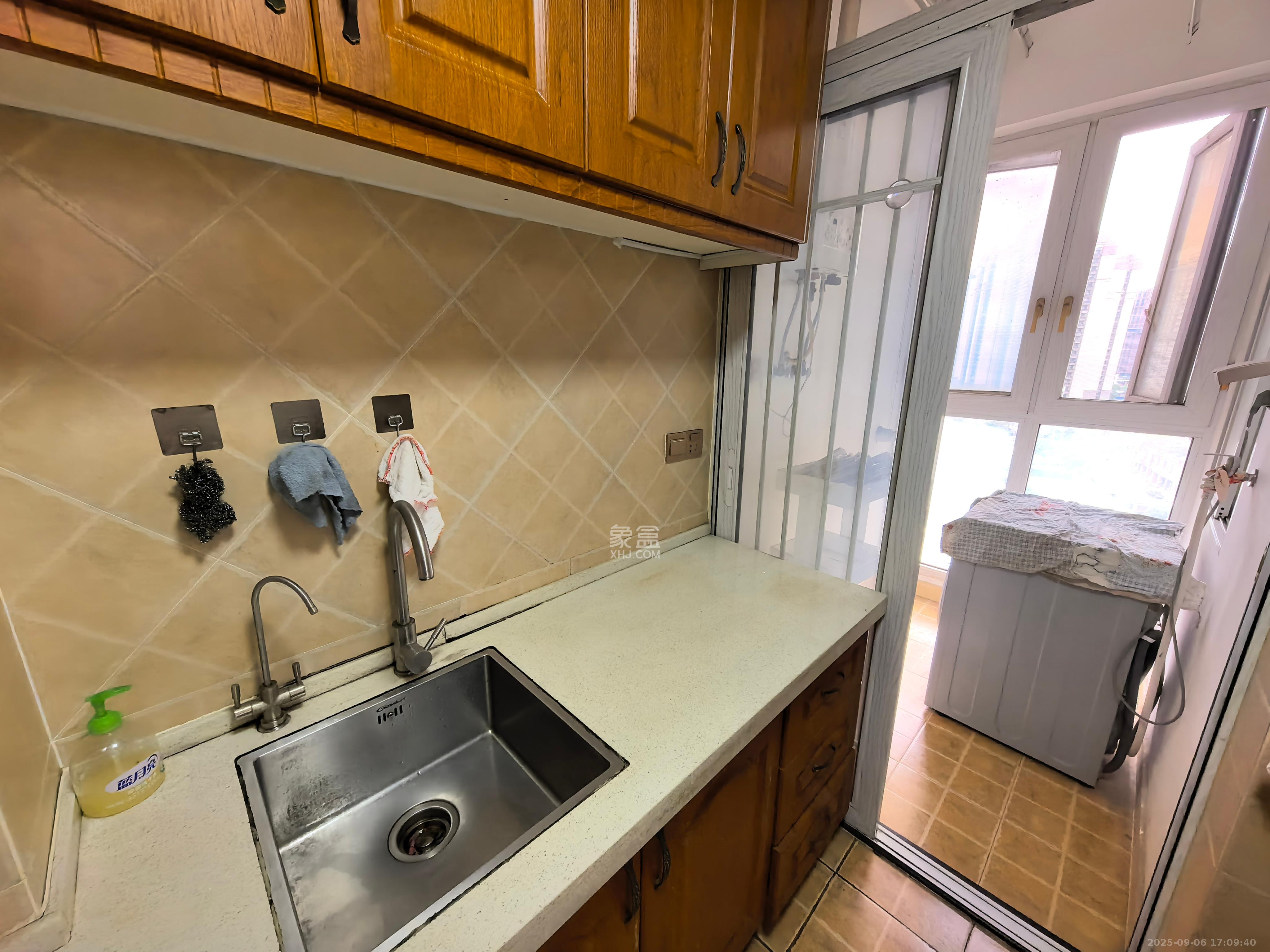 辉煌国际城二期 2室2厅1卫 2600.0元/月 辉煌国际城二期 2室2厅1卫 2600.0元/月室内图