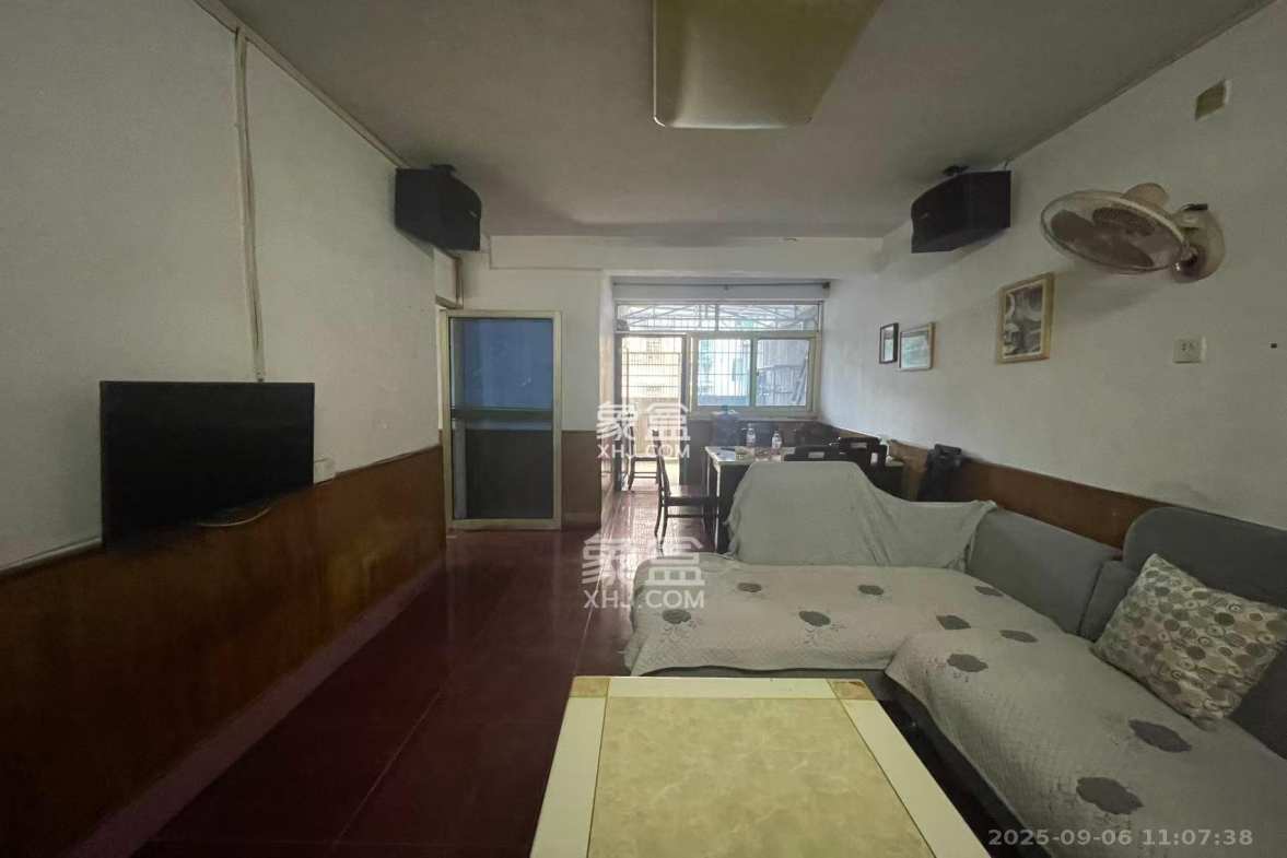 新运公寓  2室2厅1卫    2100.0元/月 新运公寓  2室2厅1卫    2100.0元/月室内图