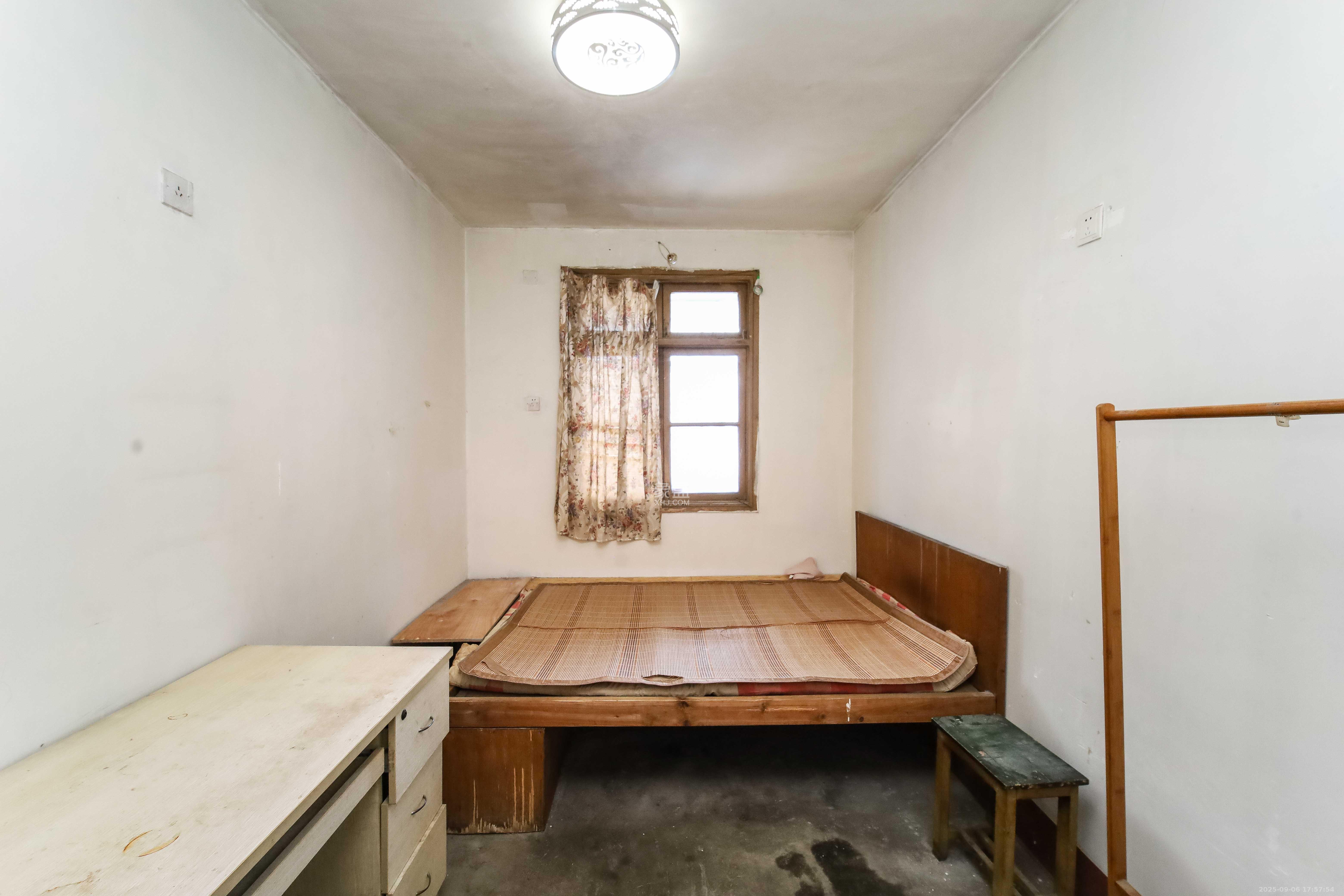 杨家山汽修厂宿舍  2室2厅1卫    32.0万 杨家山汽修厂宿舍  2室2厅1卫    32.0万卧室