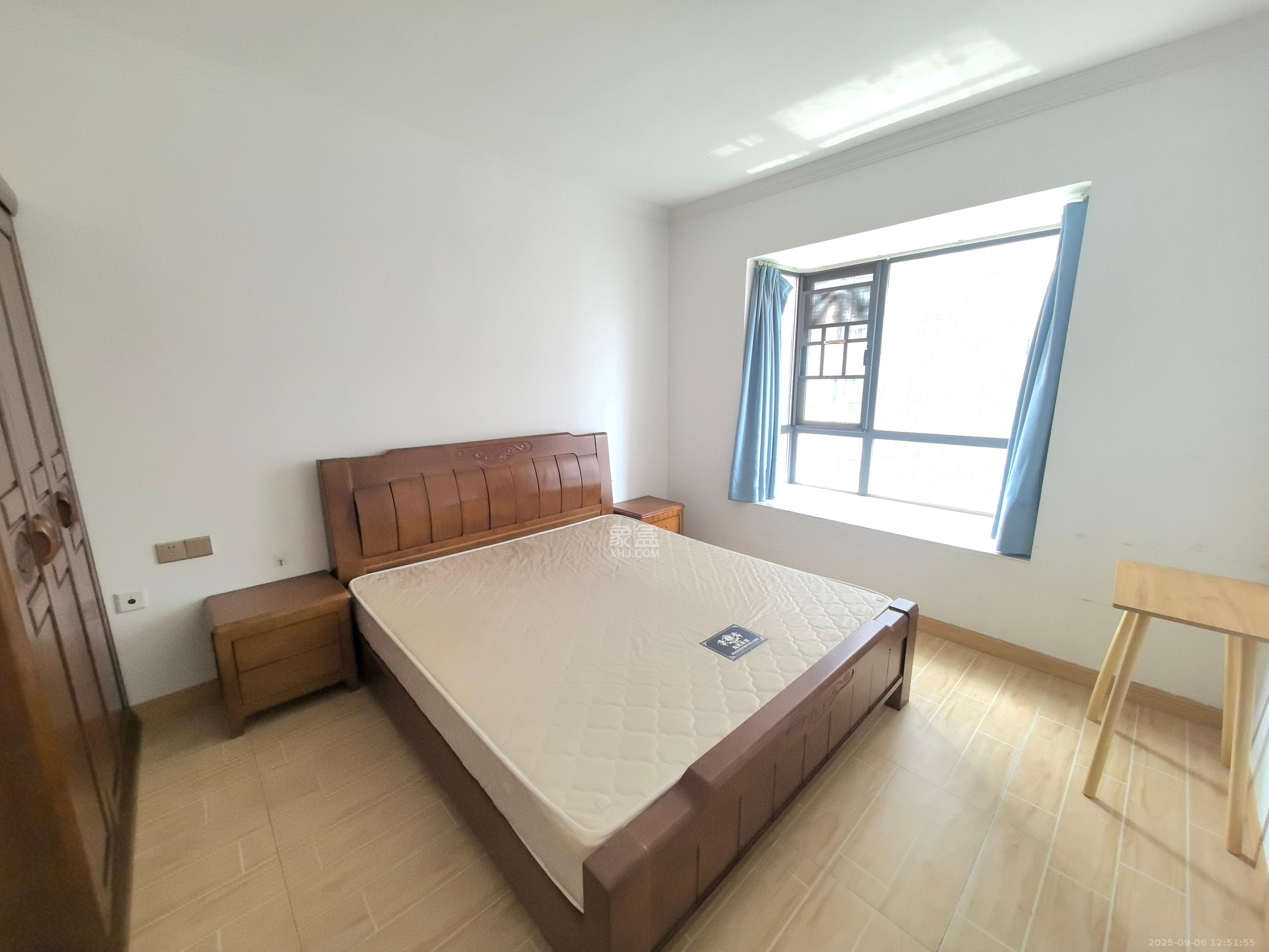 半山壹号  3室2厅2卫    2600.0元/月 半山壹号  3室2厅2卫    2600.0元/月室内图