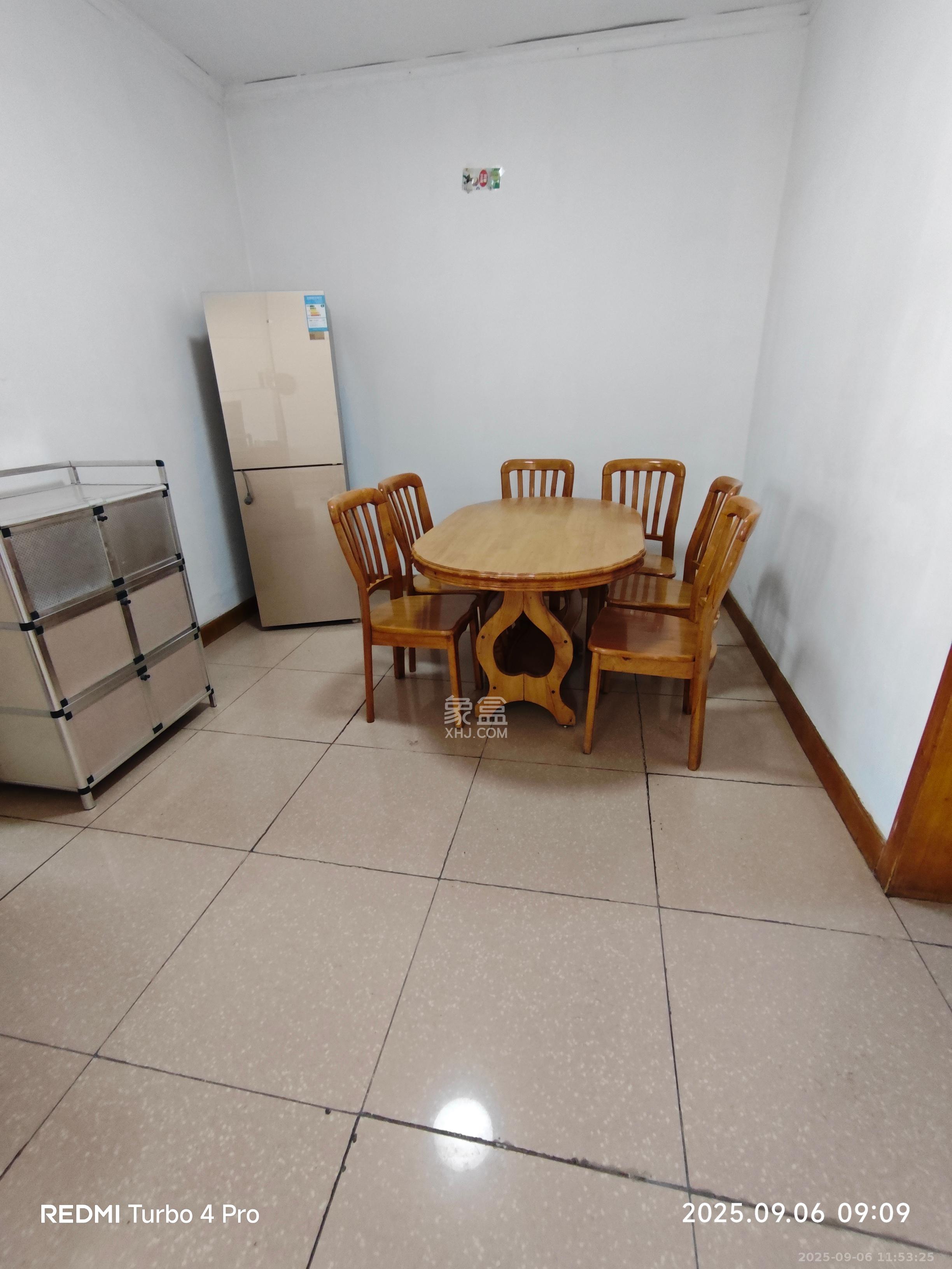 望月湖小区九片 2室2厅1卫 2400.0元/月 望月湖小区九片 2室2厅1卫 2400.0元/月室内图