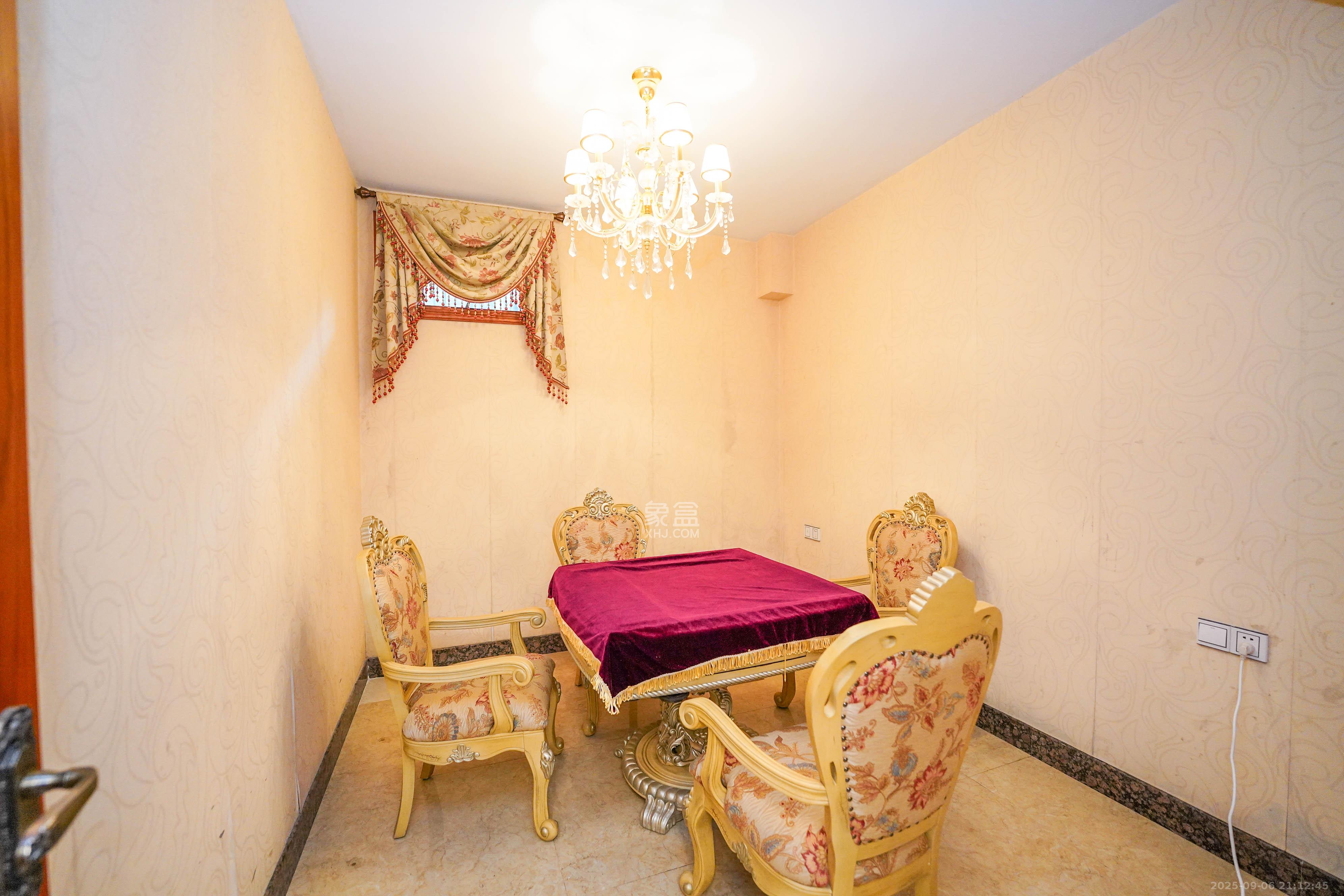 保利阆峰云墅 5室2厅4卫 868.0万 保利阆峰云墅 5室2厅4卫 868.0万其他