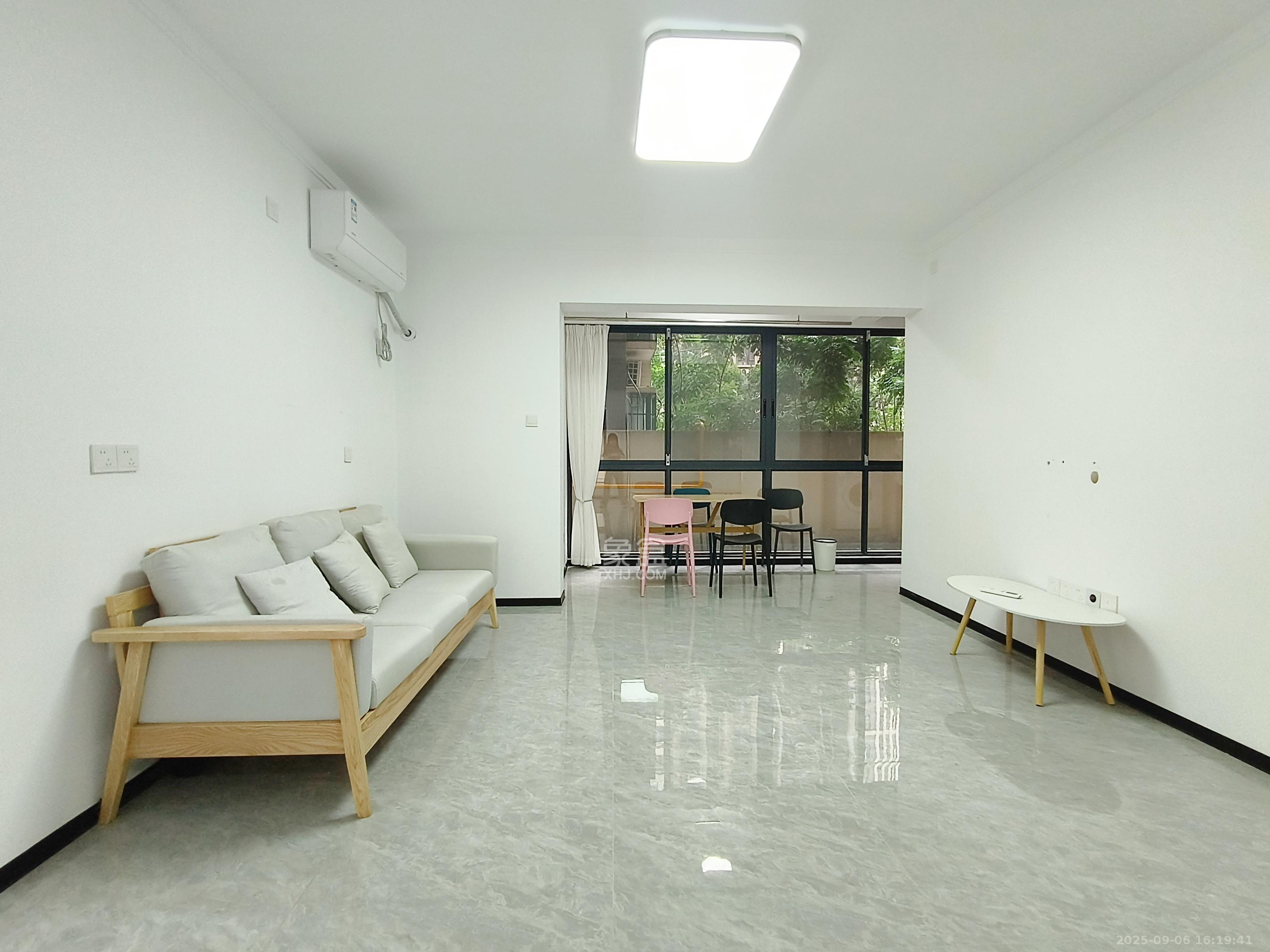 蓝山郡  3室2厅1卫    2100.0元/月 蓝山郡  3室2厅1卫    2100.0元/月室内图