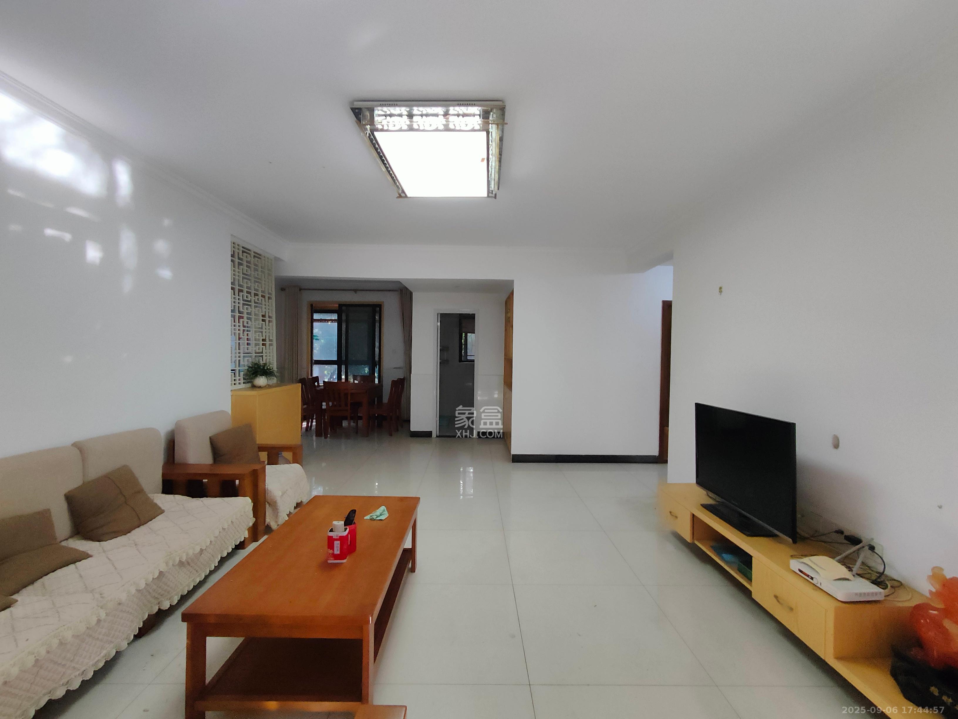 长房时代城 4室2厅2卫 3200.0元/月 长房时代城 4室2厅2卫 3200.0元/月户型图