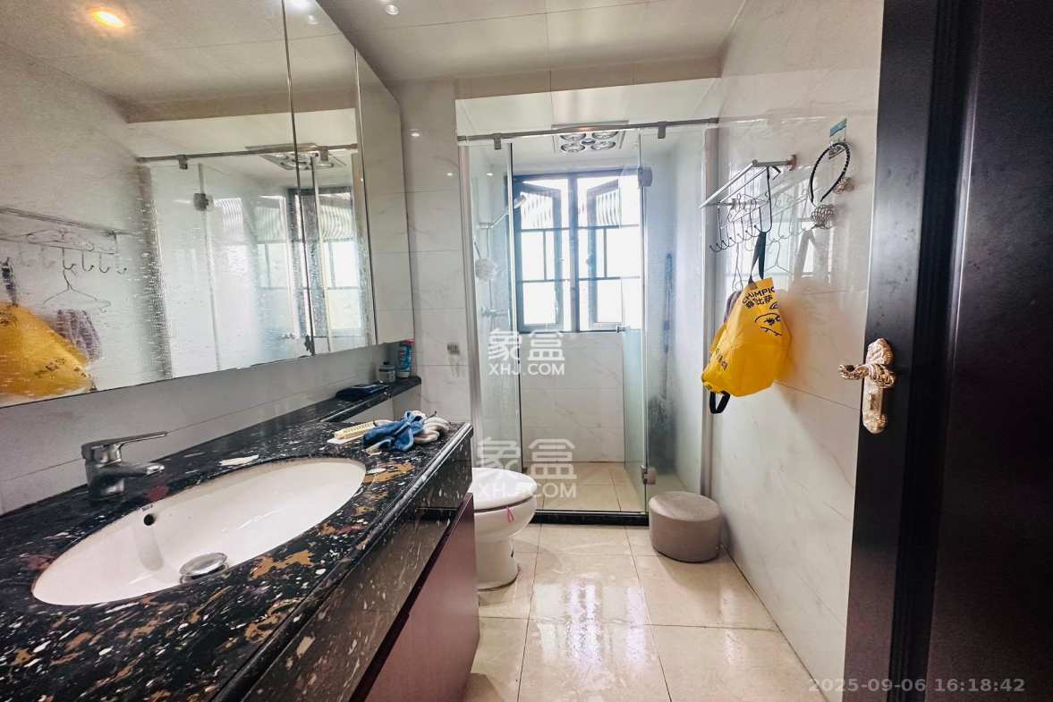 恒大雅苑 2室2厅1卫 2500.0元/月 恒大雅苑 2室2厅1卫 2500.0元/月室内图