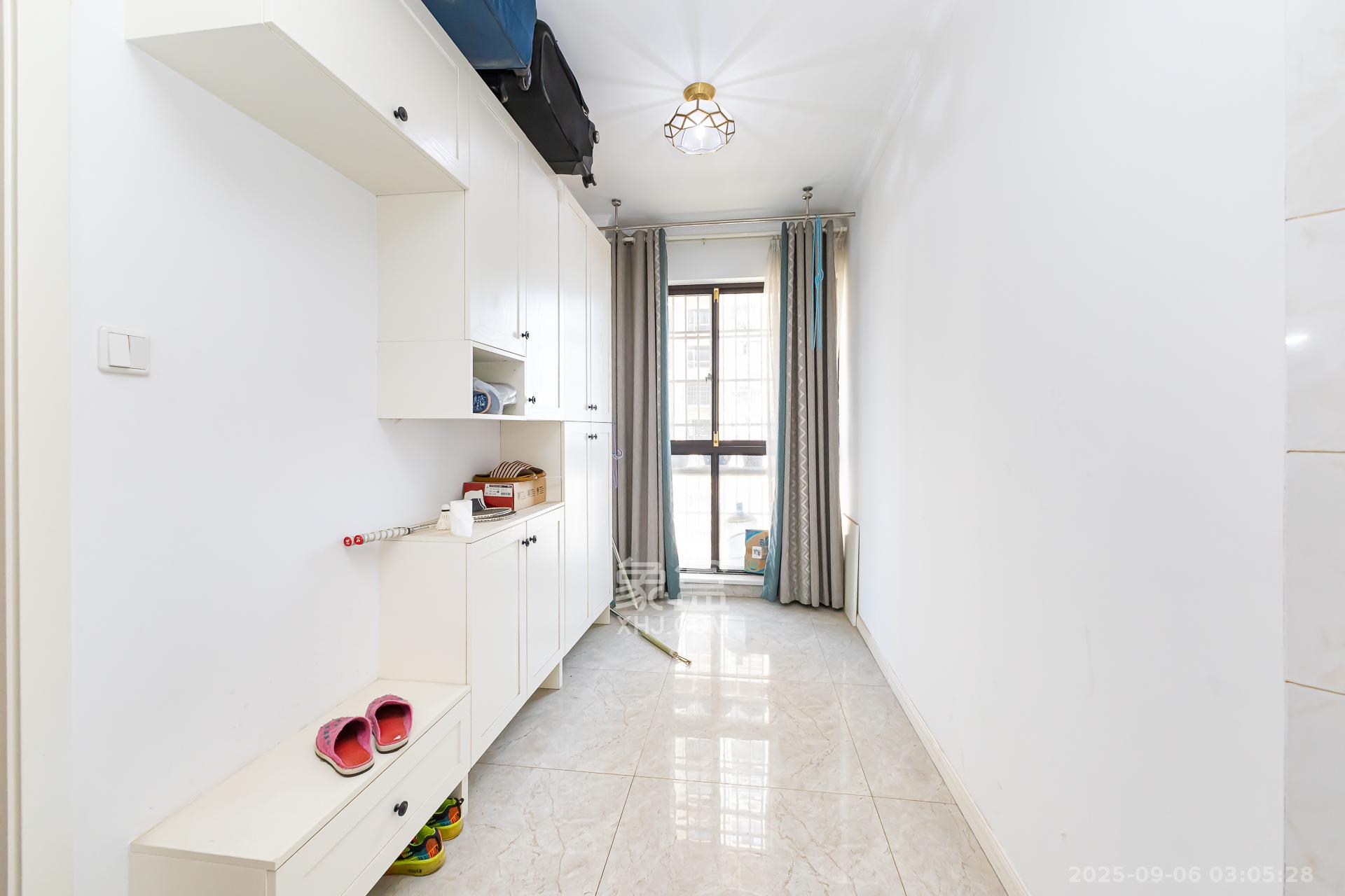 南山苏迪亚诺  4室2厅1卫    118.0万 南山苏迪亚诺  4室2厅1卫    118.0万卧室