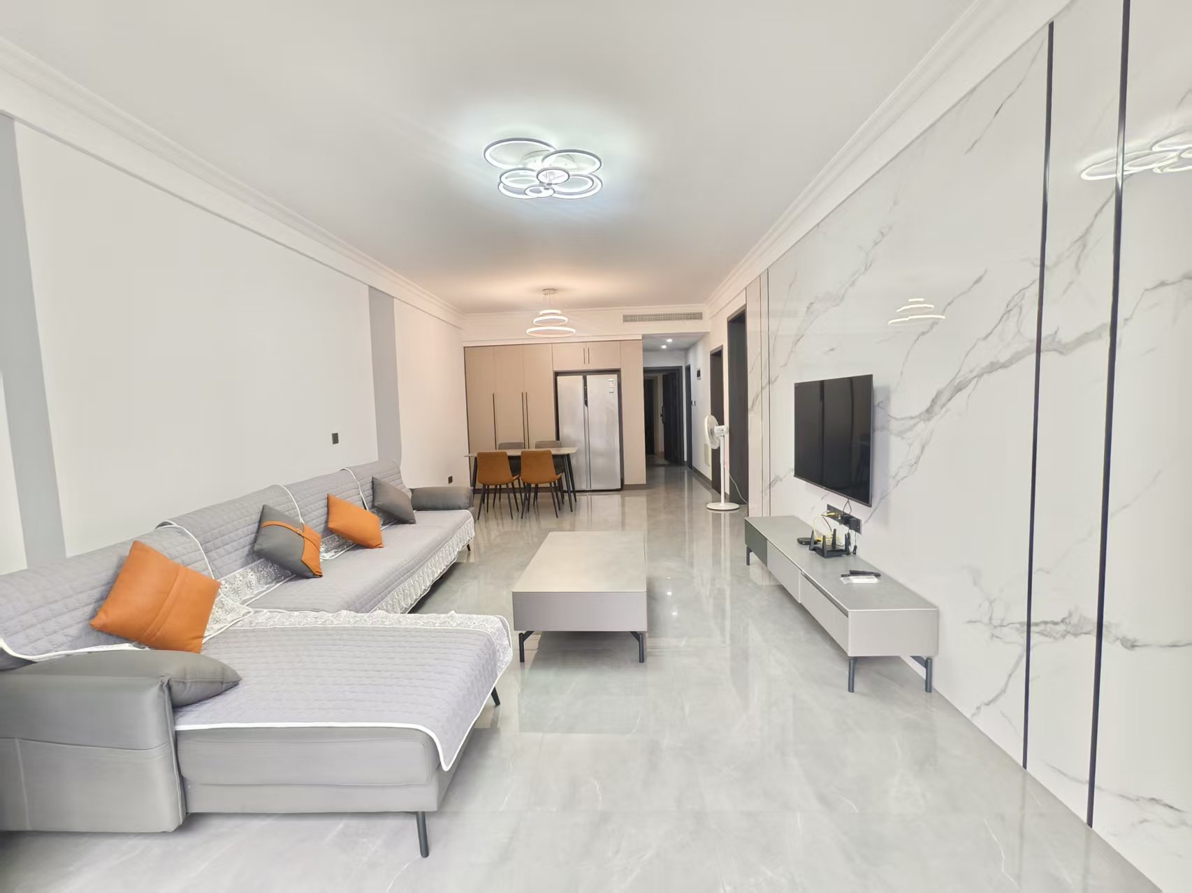 都市中央广场 2室2厅2卫 1700.0元/月 都市中央广场 2室2厅2卫 1700.0元/月室内图