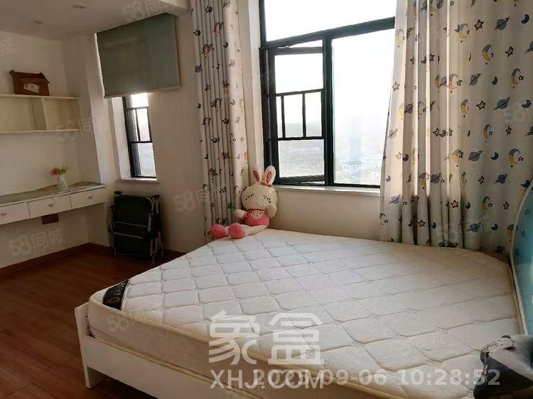 枫华府第 3室2厅1卫 2000.0元/月 枫华府第 3室2厅1卫 2000.0元/月室内图