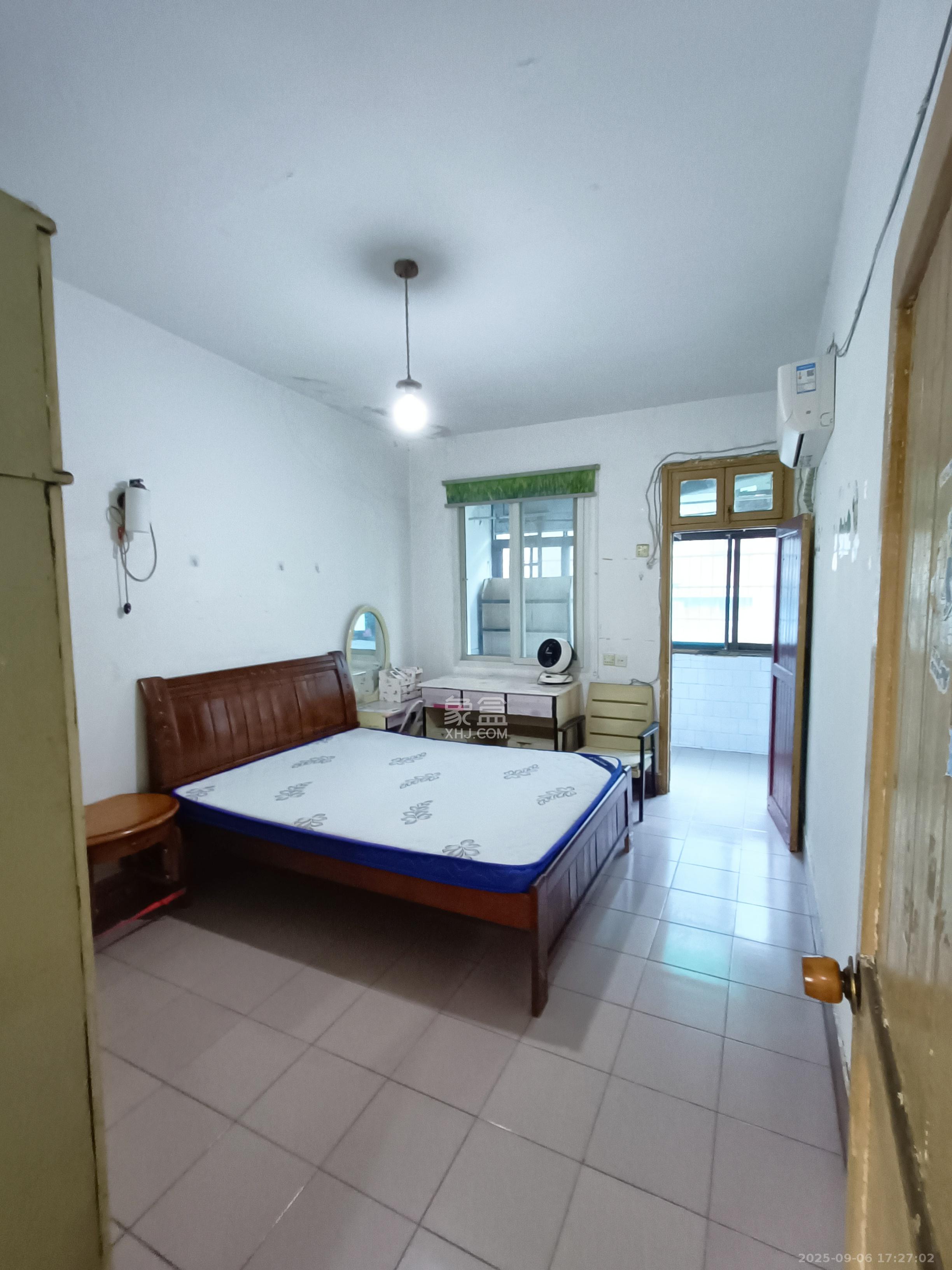 赤岗小区(一二三片)  2室1厅1卫    1000.0元/月 赤岗小区(一二三片)  2室1厅1卫    1000.0元/月室内图