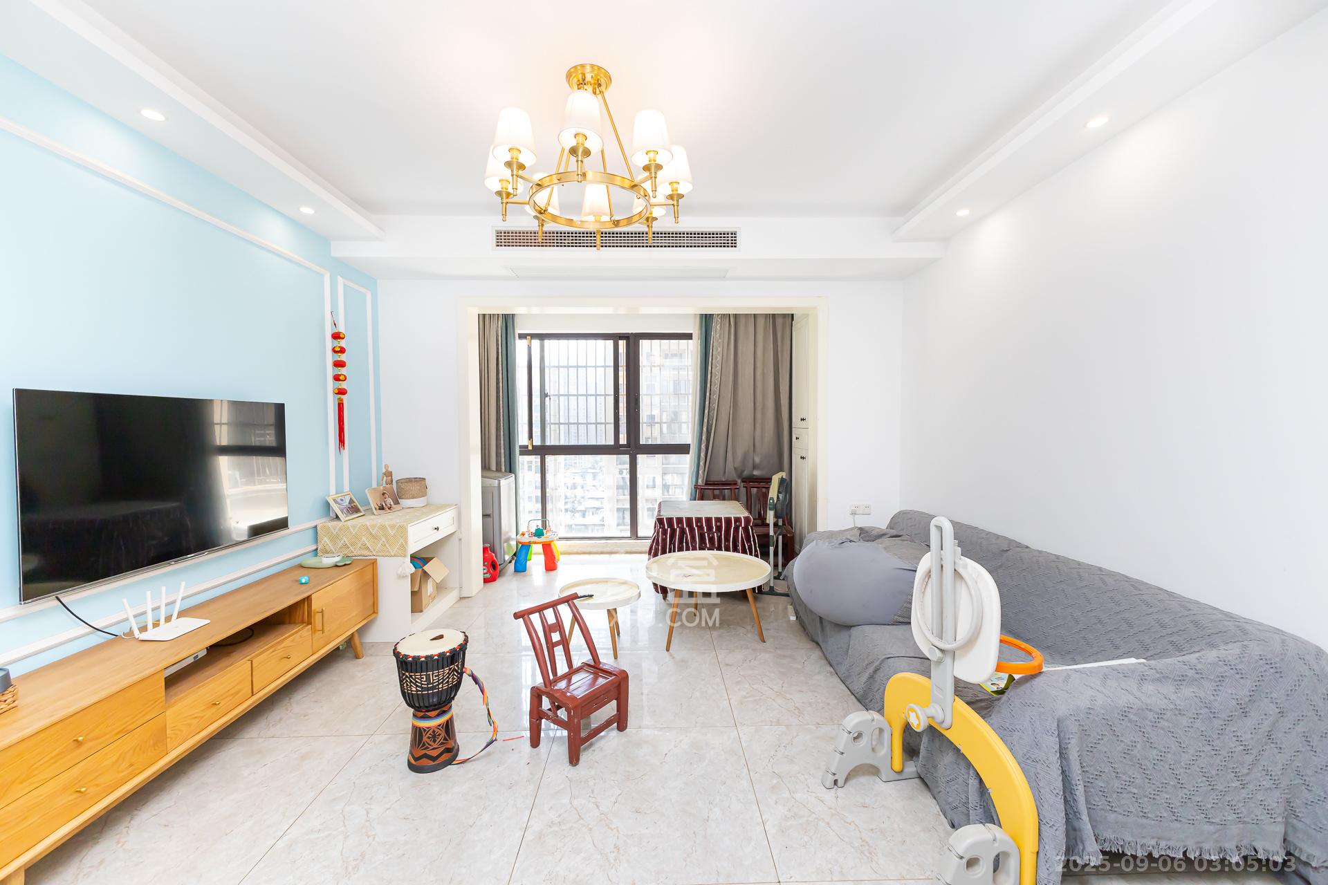 南山苏迪亚诺  4室2厅1卫    118.0万 南山苏迪亚诺  4室2厅1卫    118.0万客厅