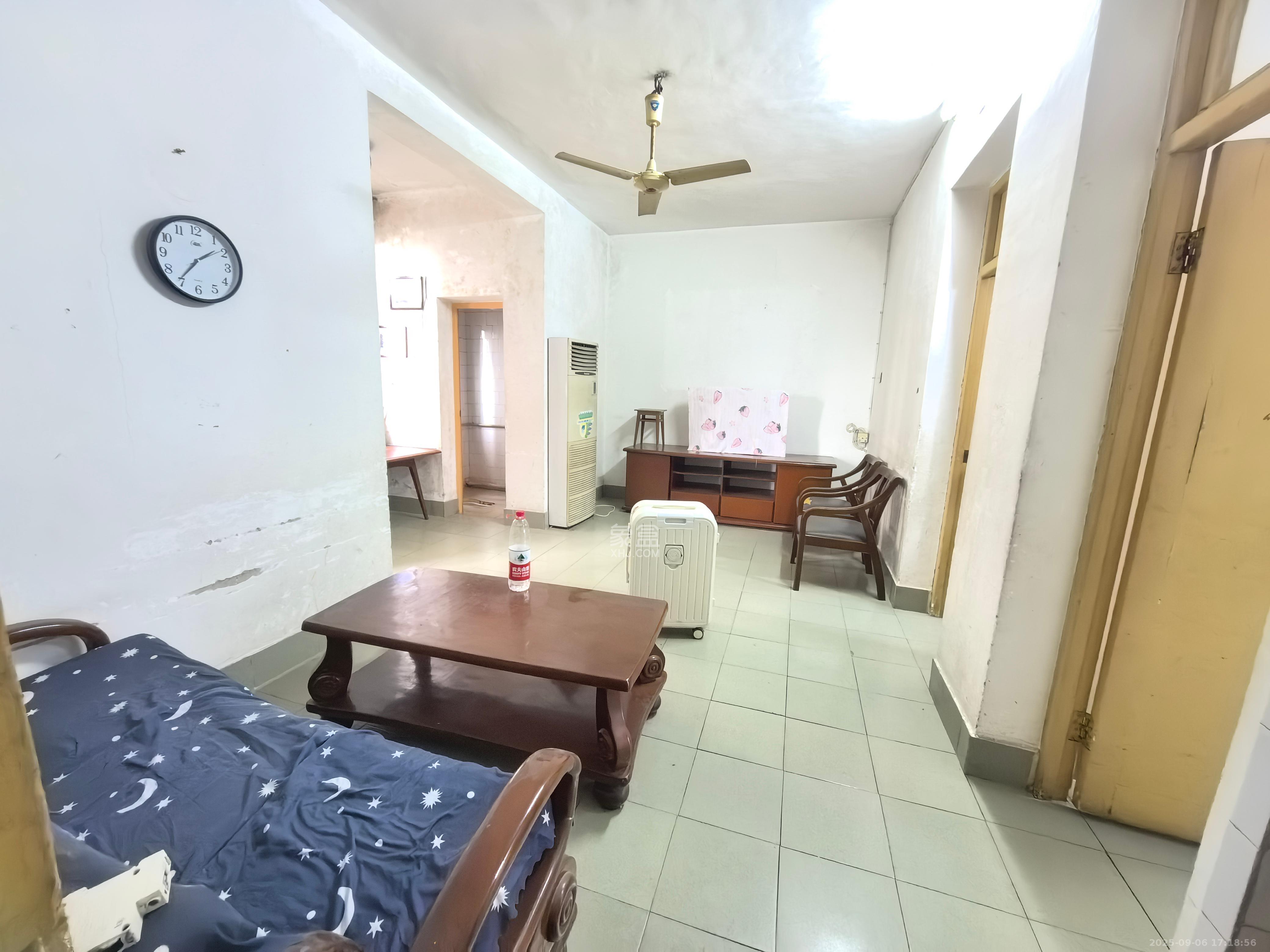 长沙理工大学黄土岭教职工住宅区 2室1厅1卫 1200.0元/月 长沙理工大学黄土岭教职工住宅区 2室1厅1卫 1200.0元/月室内图