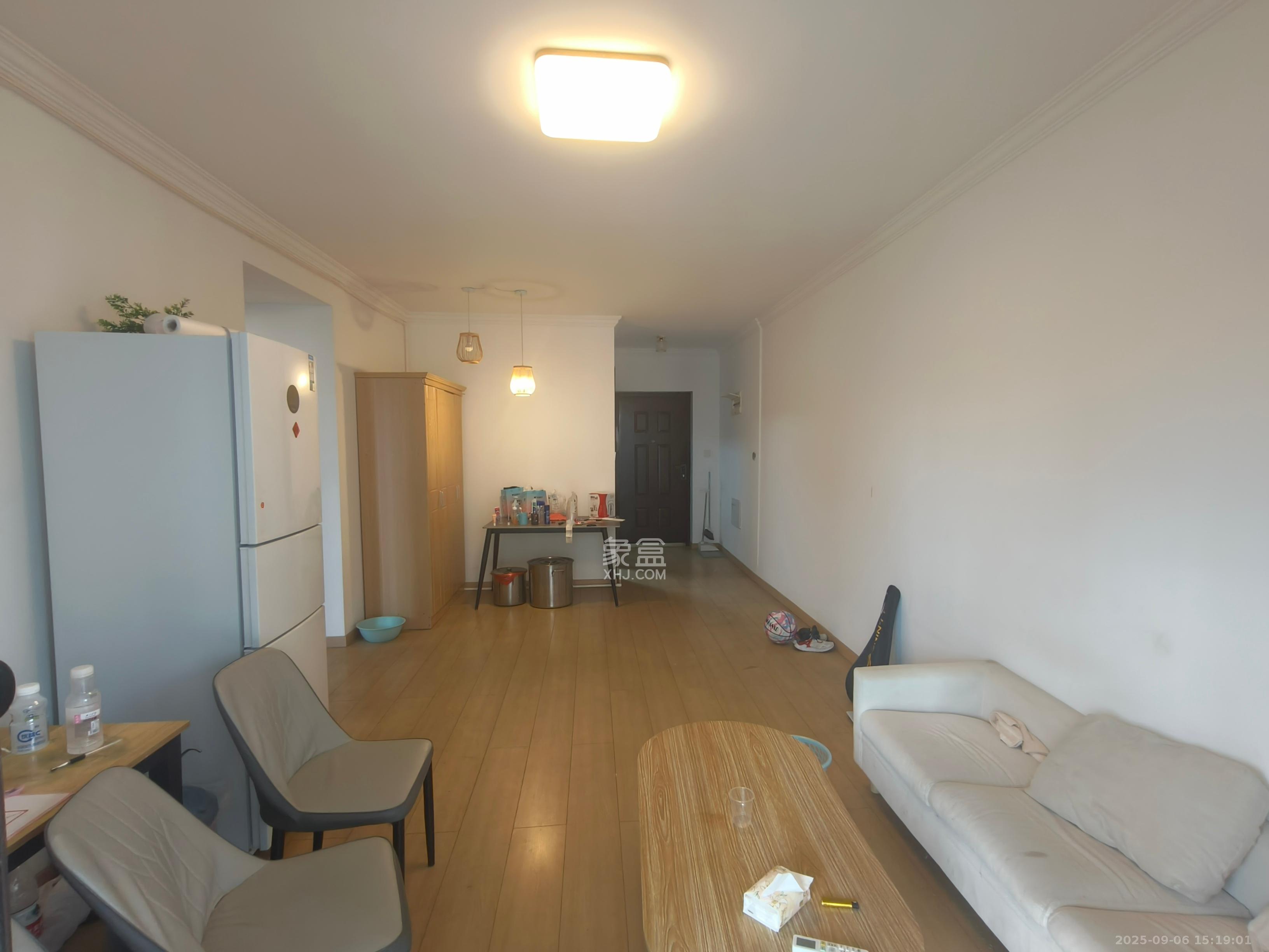 保利堂悦  4室2厅2卫    2100.0元/月 保利堂悦  4室2厅2卫    2100.0元/月