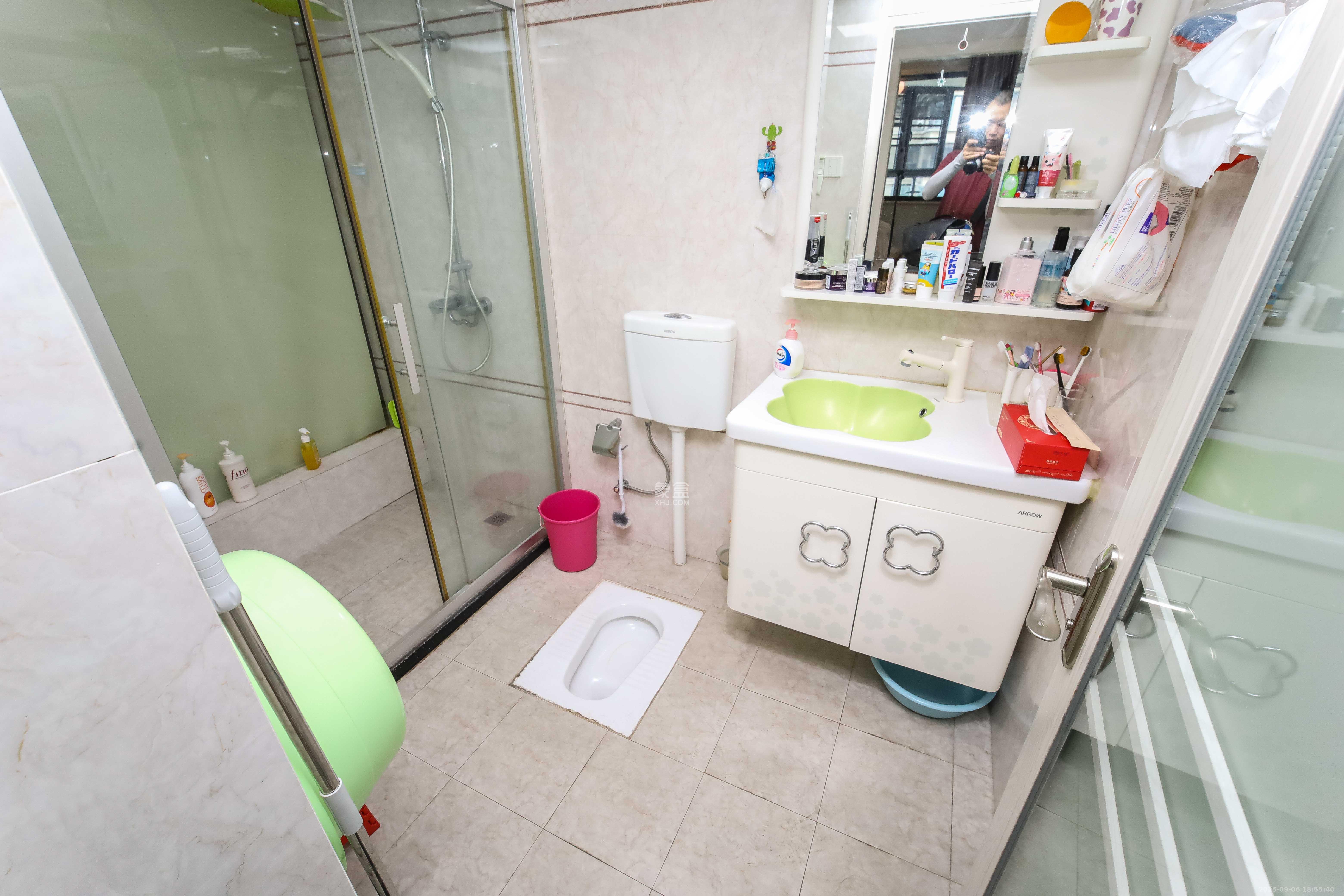 红橡华园(菲莎公馆)  3室2厅2卫    148.0万 红橡华园(菲莎公馆)  3室2厅2卫    148.0万卫生间