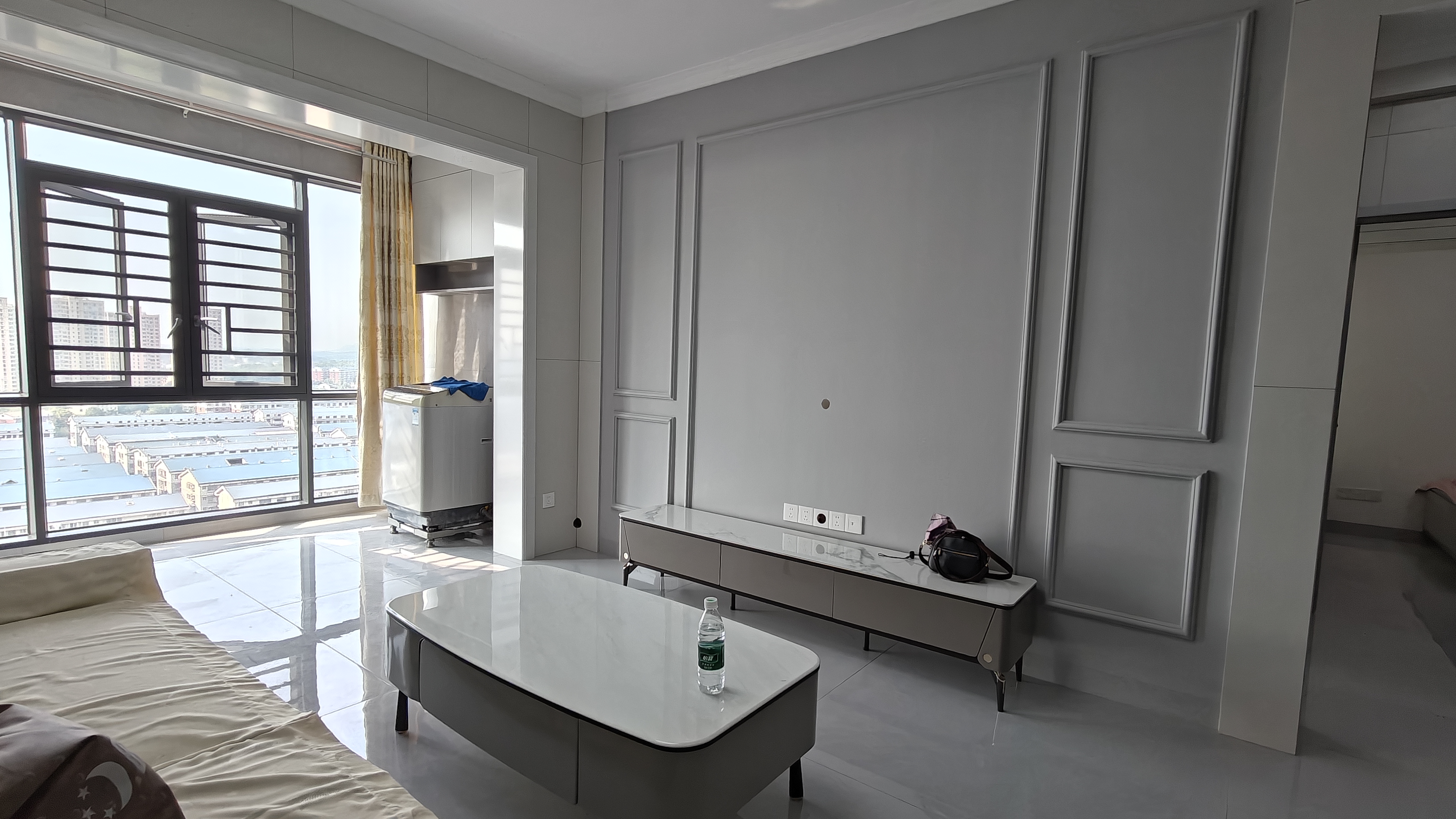 互助小区电梯房 2室2厅1卫 1700.0元/月 互助小区电梯房 2室2厅1卫 1700.0元/月室内图