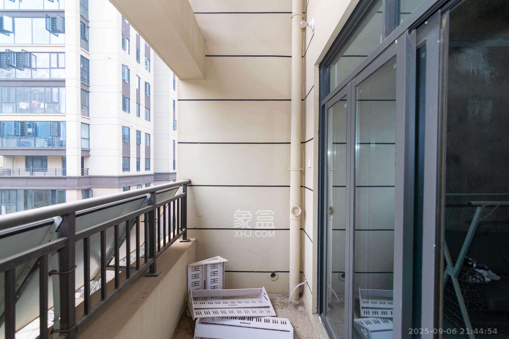 澳海望洲府  3室2厅2卫    59.8万 澳海望洲府  3室2厅2卫    59.8万阳台