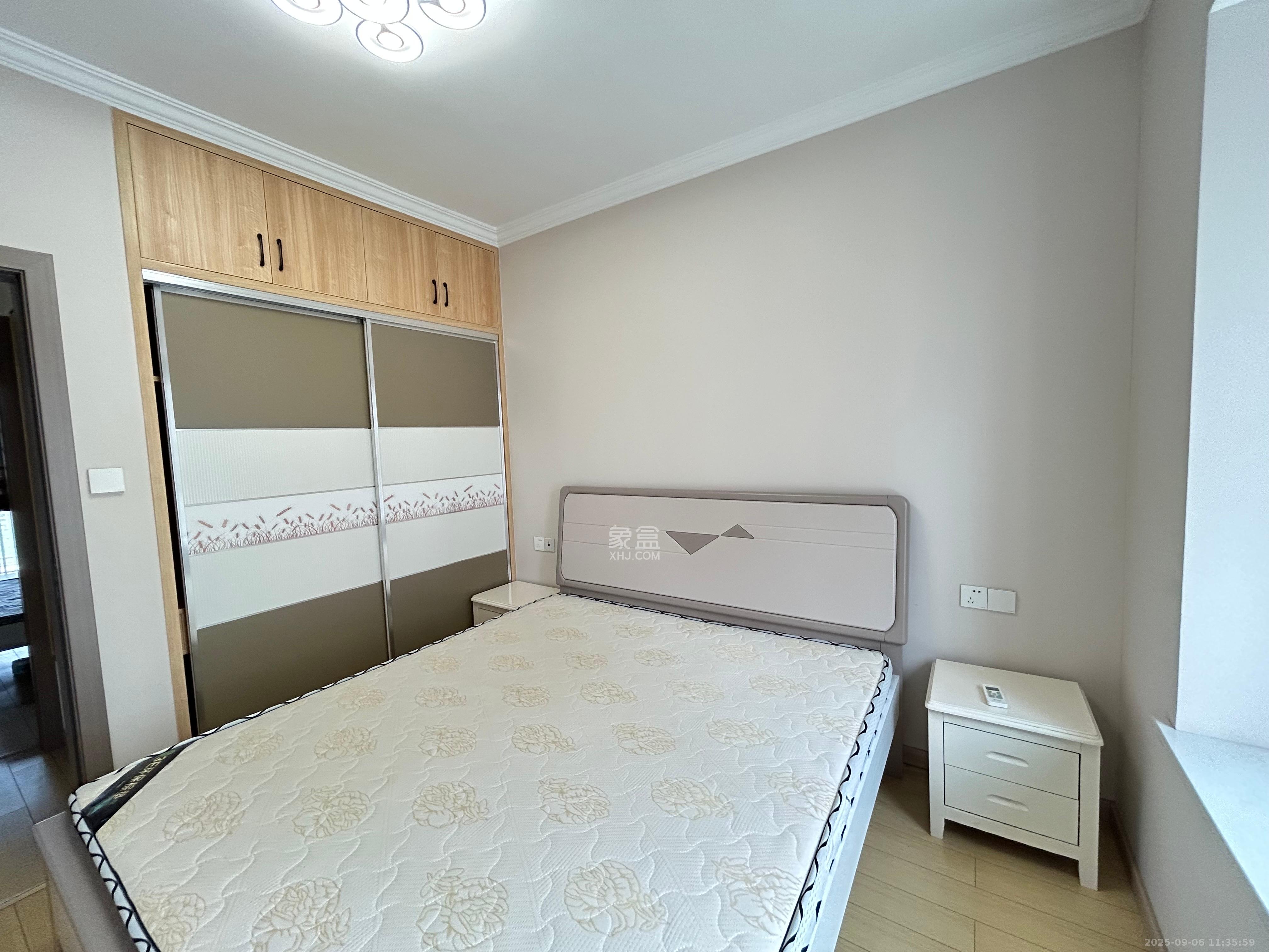 南益名士豪庭 3室2厅1卫 2700.0元/月 南益名士豪庭 3室2厅1卫 2700.0元/月室内图