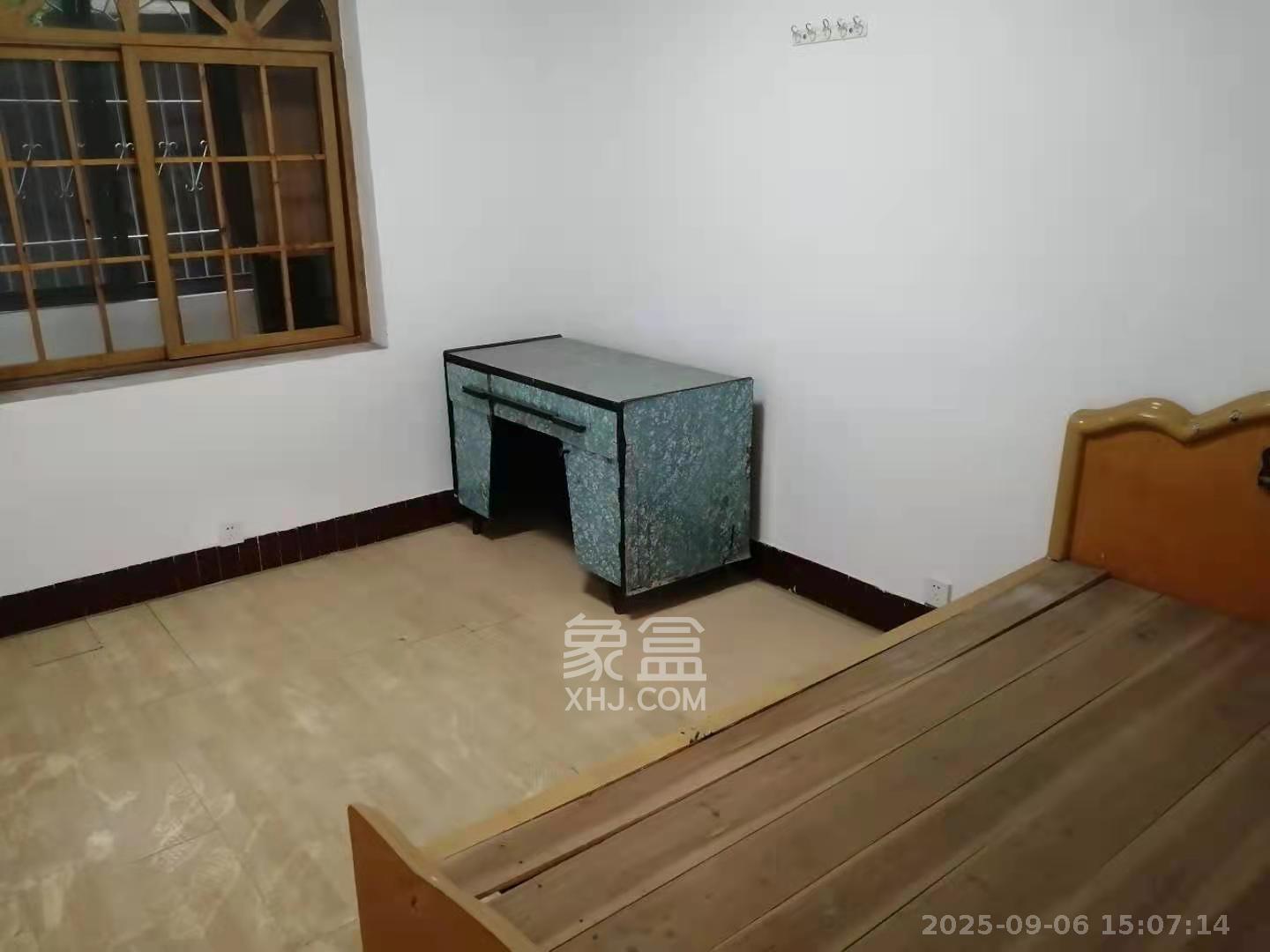 华达家园  3室2厅1卫    1500.0元/月室内图