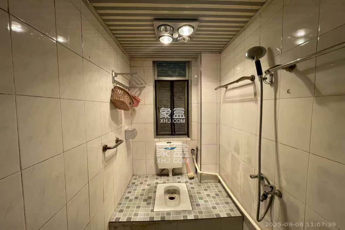 新运公寓  2室2厅1卫    2100.0元/月 新运公寓  2室2厅1卫    2100.0元/月室内图