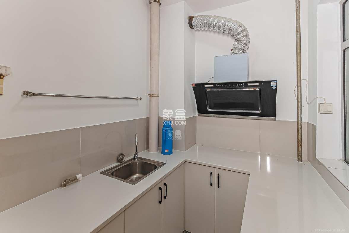 凯通国际城(凯通朝庭)  2室1厅1卫    56.0万 凯通国际城(凯通朝庭)  2室1厅1卫    56.0万厨房