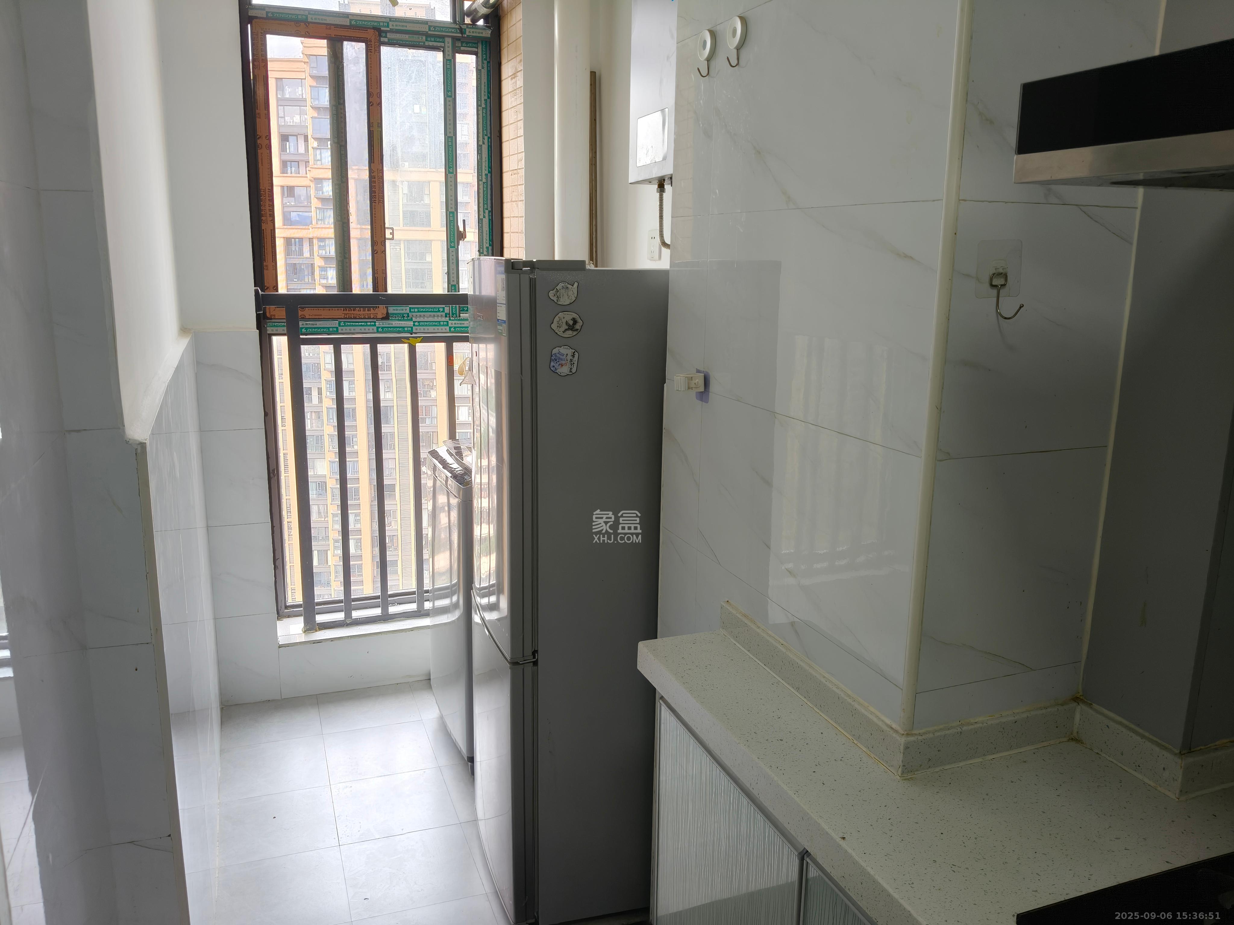 天健城  1室1厅1卫    2300.0元/月 天健城  1室1厅1卫    2300.0元/月室内图