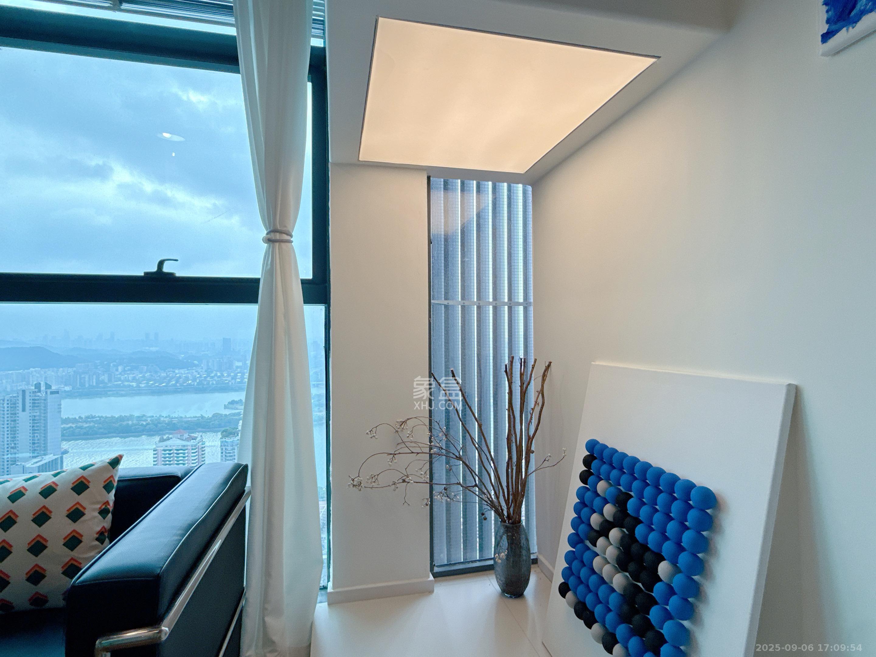 华润置地中心  2室1厅1卫    4000.0元/月 华润置地中心  2室1厅1卫    4000.0元/月室内图