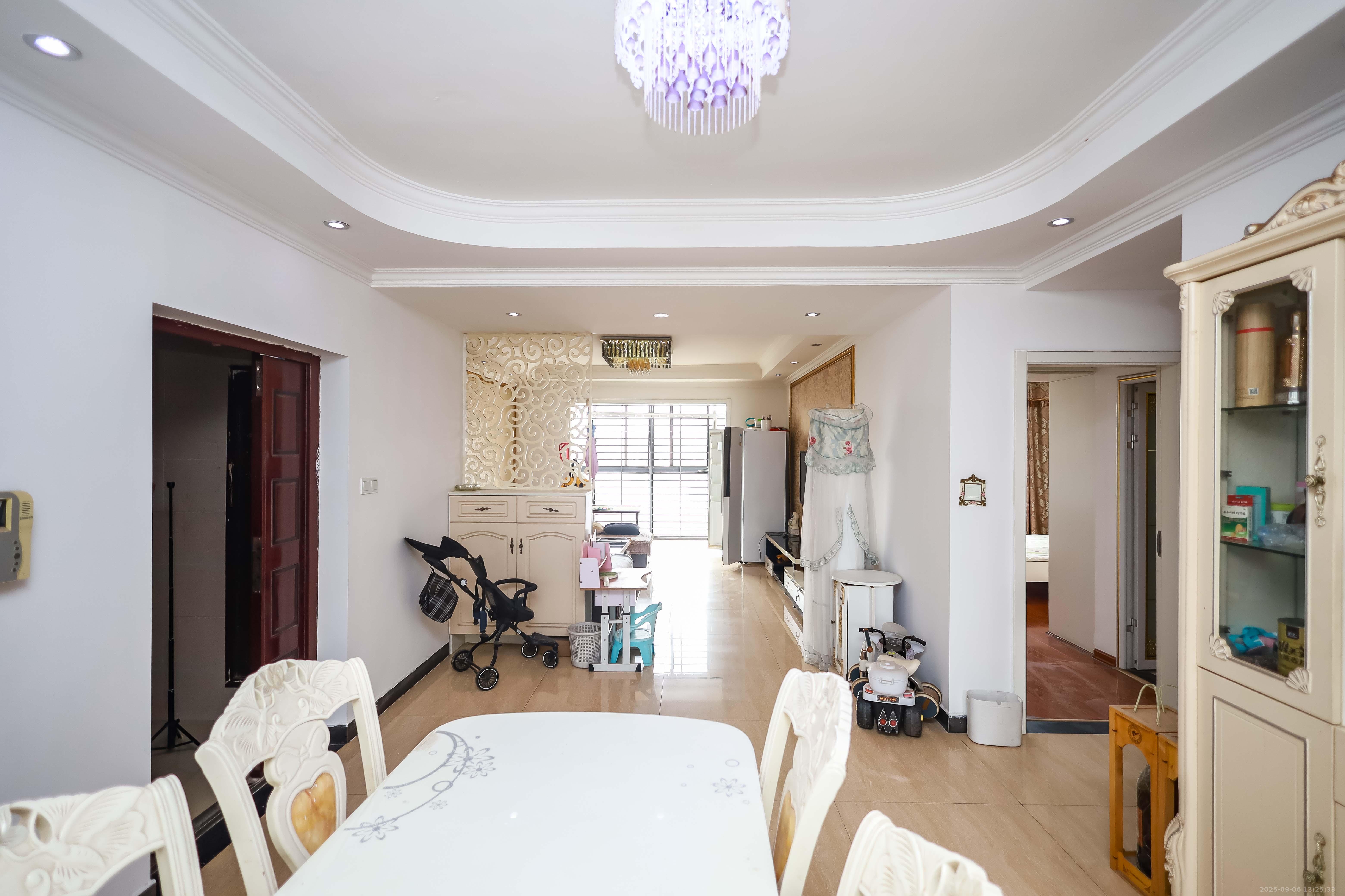 联美品格  3室2厅2卫    92.0万 联美品格  3室2厅2卫    92.0万客厅