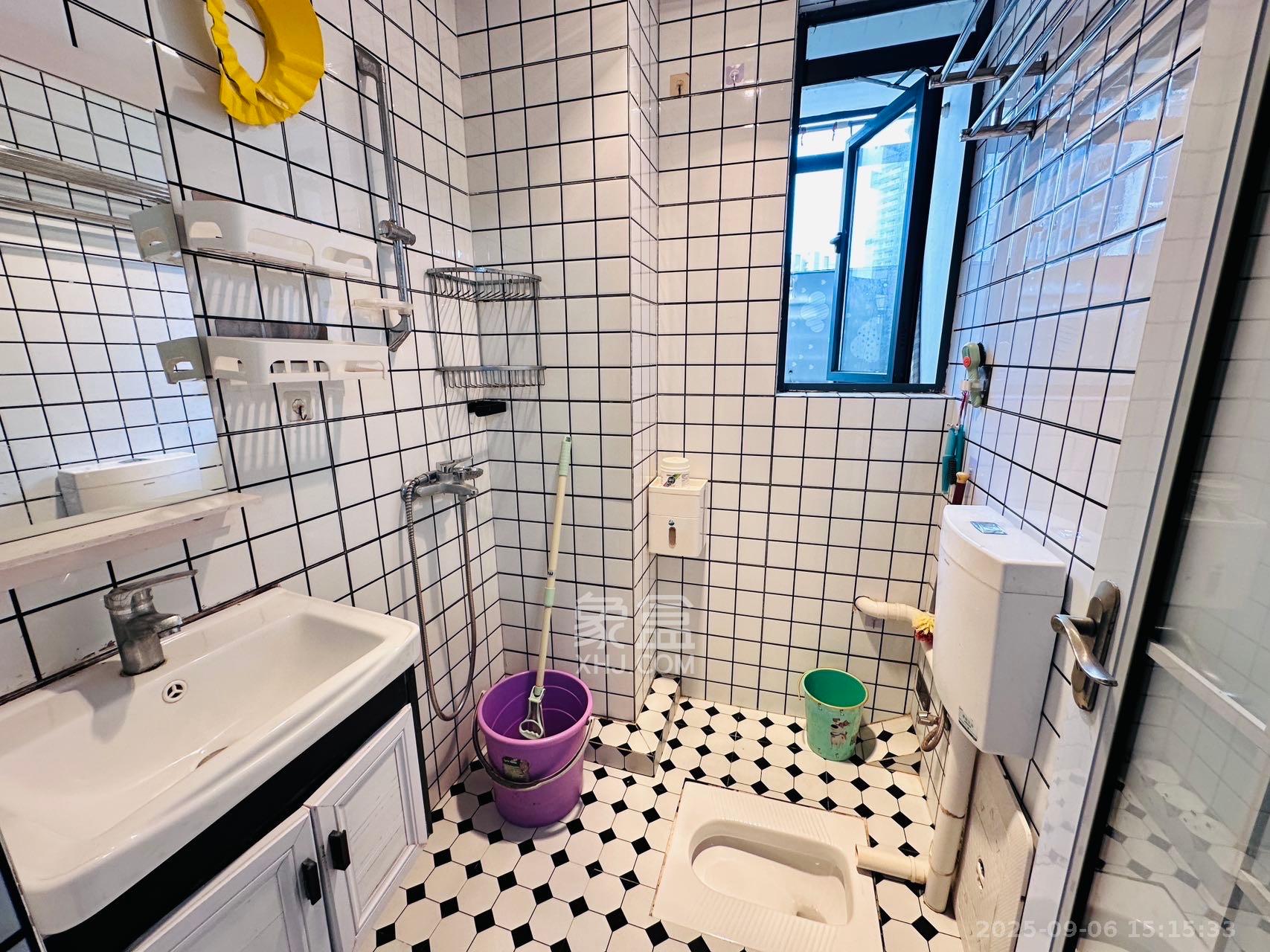 泰龙华府 1室1厅2卫 1600.0元/月 泰龙华府 1室1厅2卫 1600.0元/月室内图