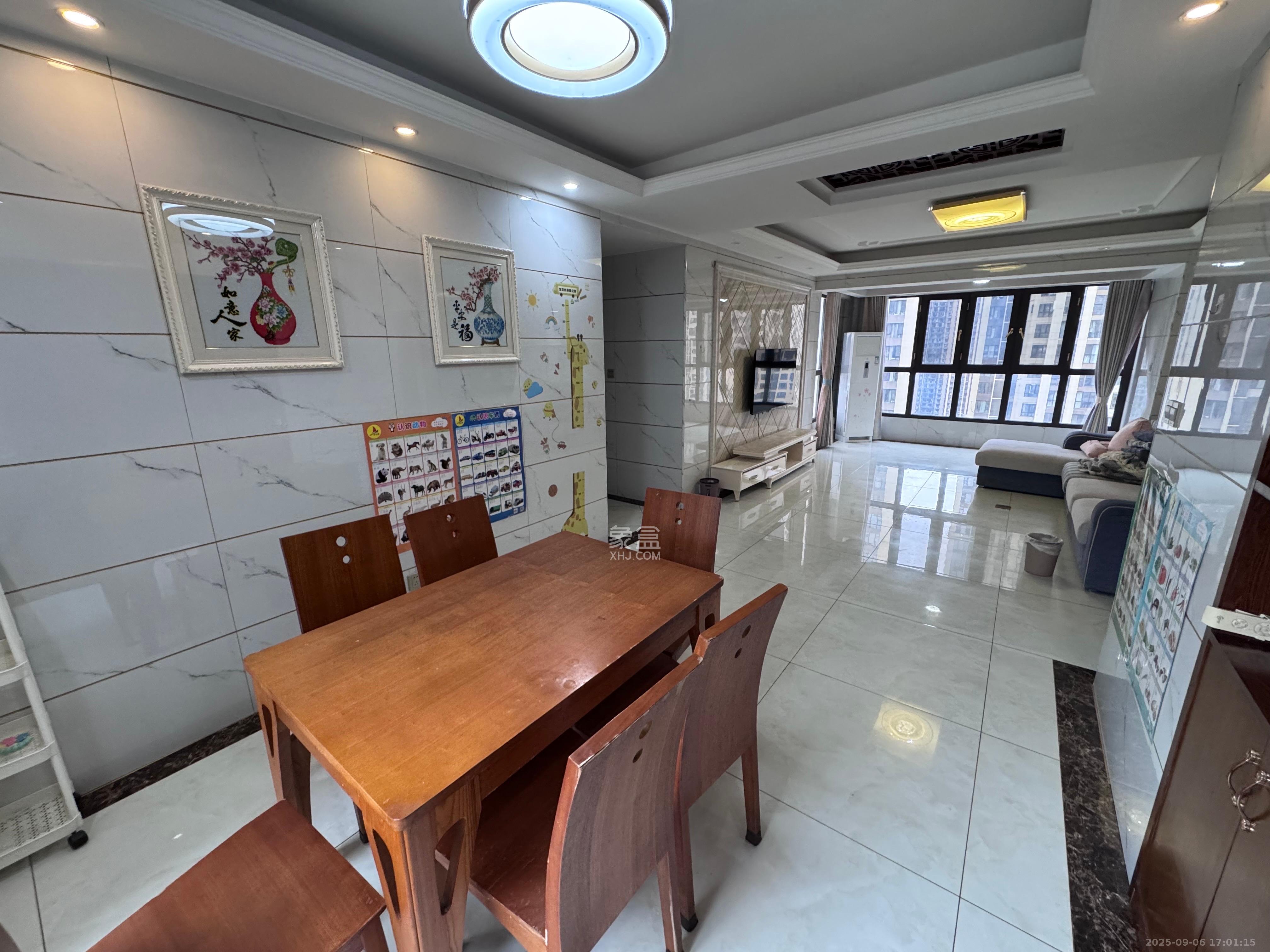 和泓梅溪四季  4室2厅2卫    3400.0元/月室内图