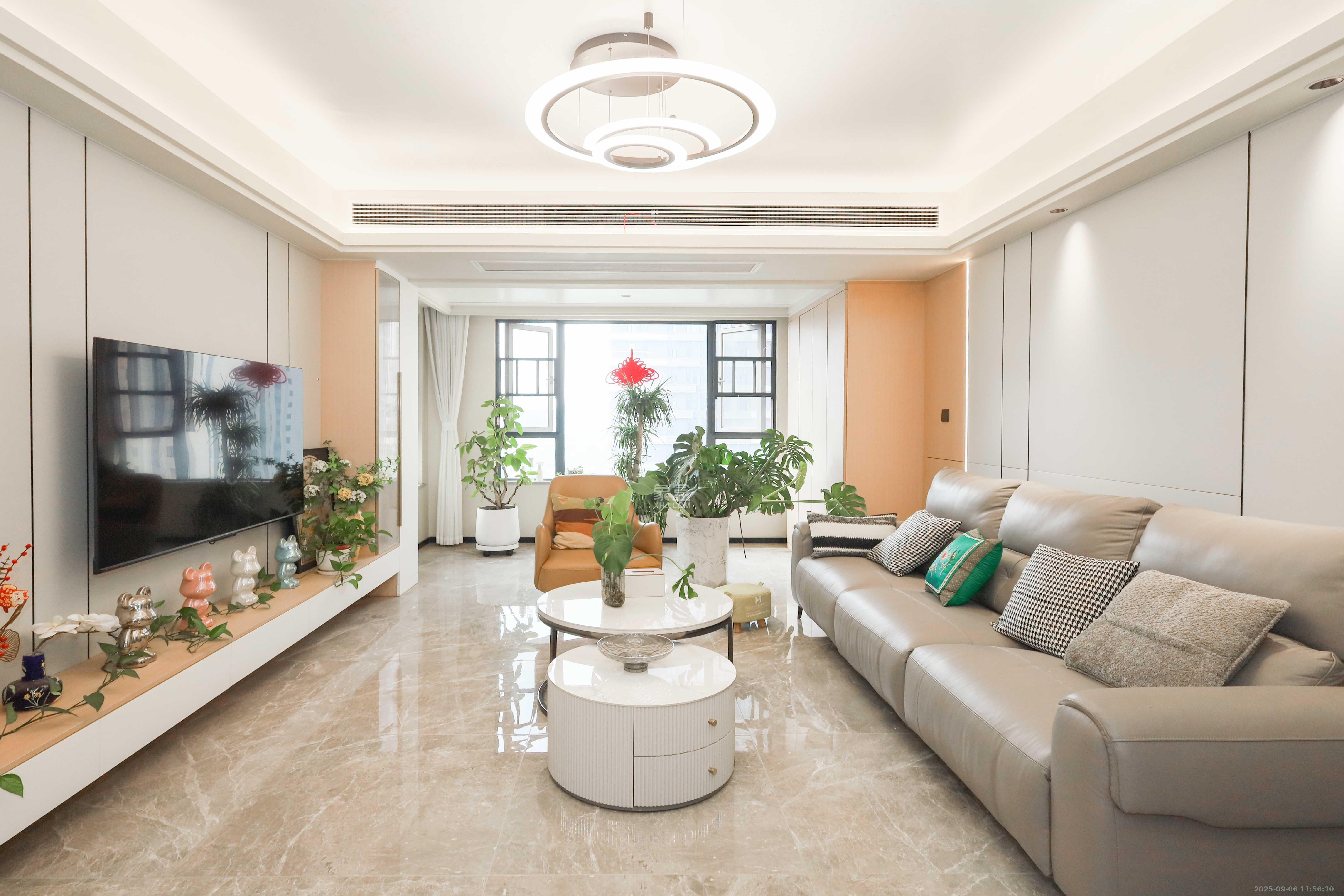 欣利梅溪左岸 4室2厅2卫 189.0万 欣利梅溪左岸 4室2厅2卫 189.0万客厅