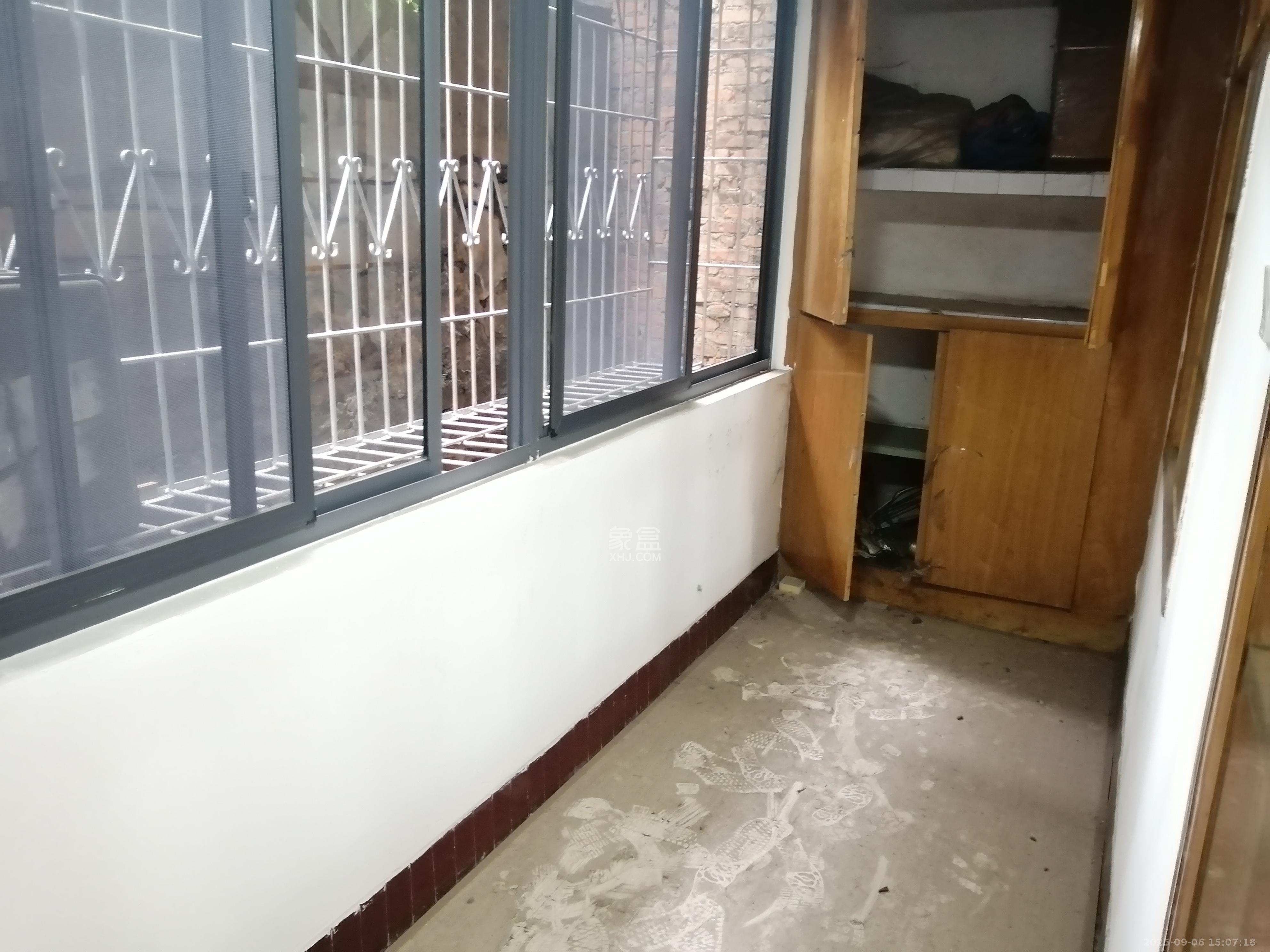 华达家园  3室2厅1卫    1500.0元/月室内图