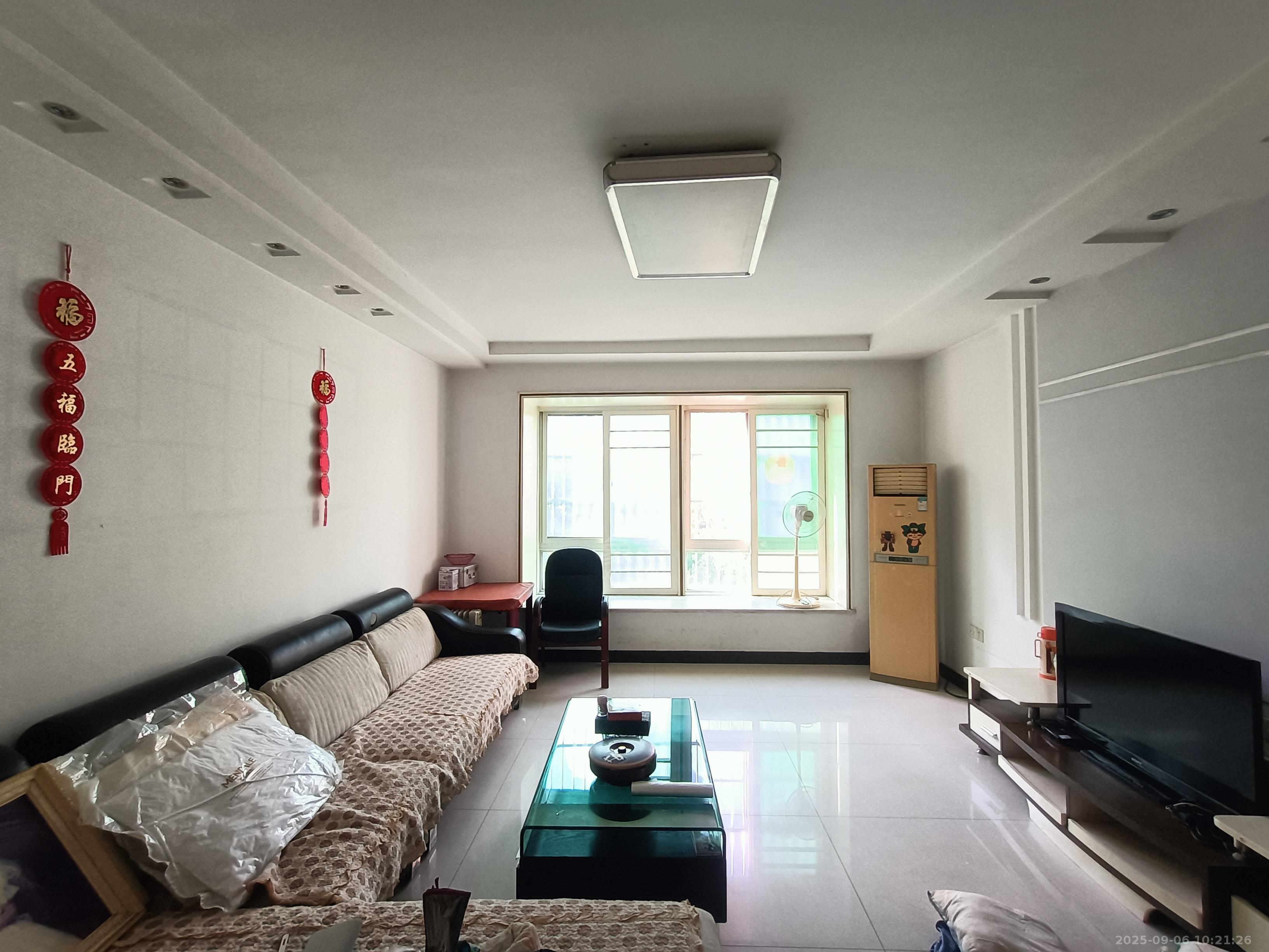 学林雅苑 4室2厅2卫 2000.00元/月 学林雅苑 4室2厅2卫 2000.00元/月室内图