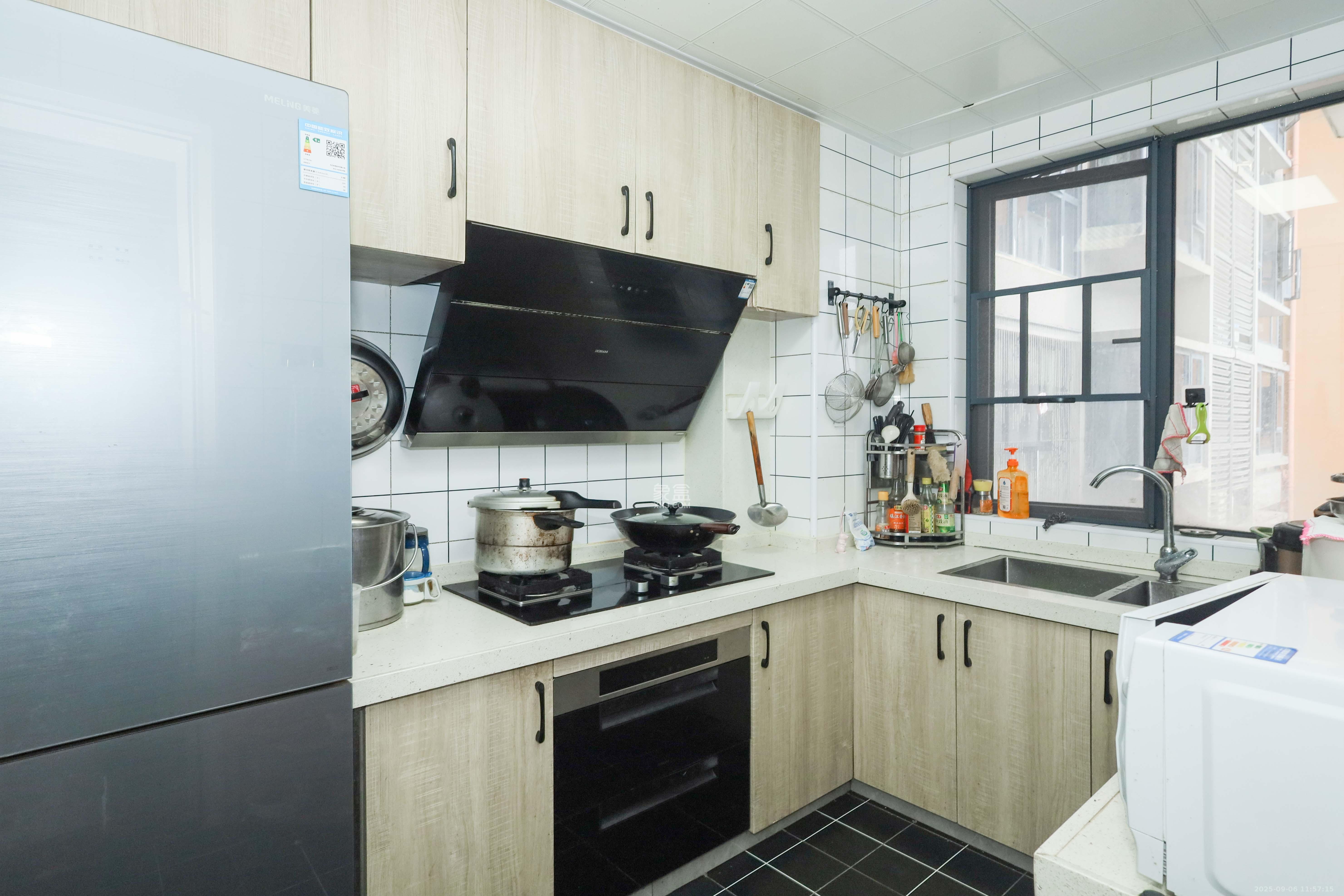 好莱城（弘德西街）  4室2厅2卫    135.0万厨房