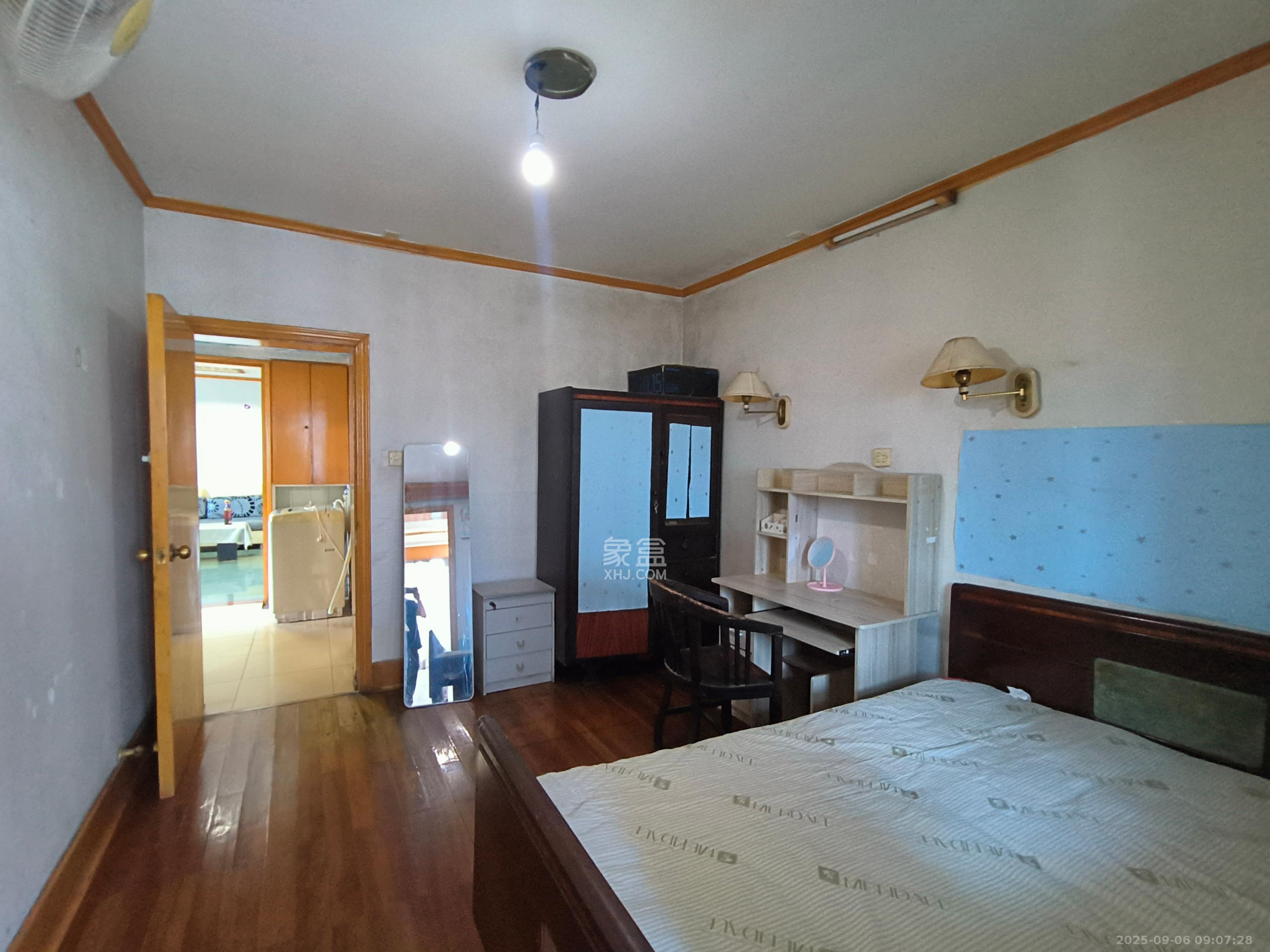 天心大厦  3室1厅1卫    2000.0元/月 天心大厦  3室1厅1卫    2000.0元/月室内图