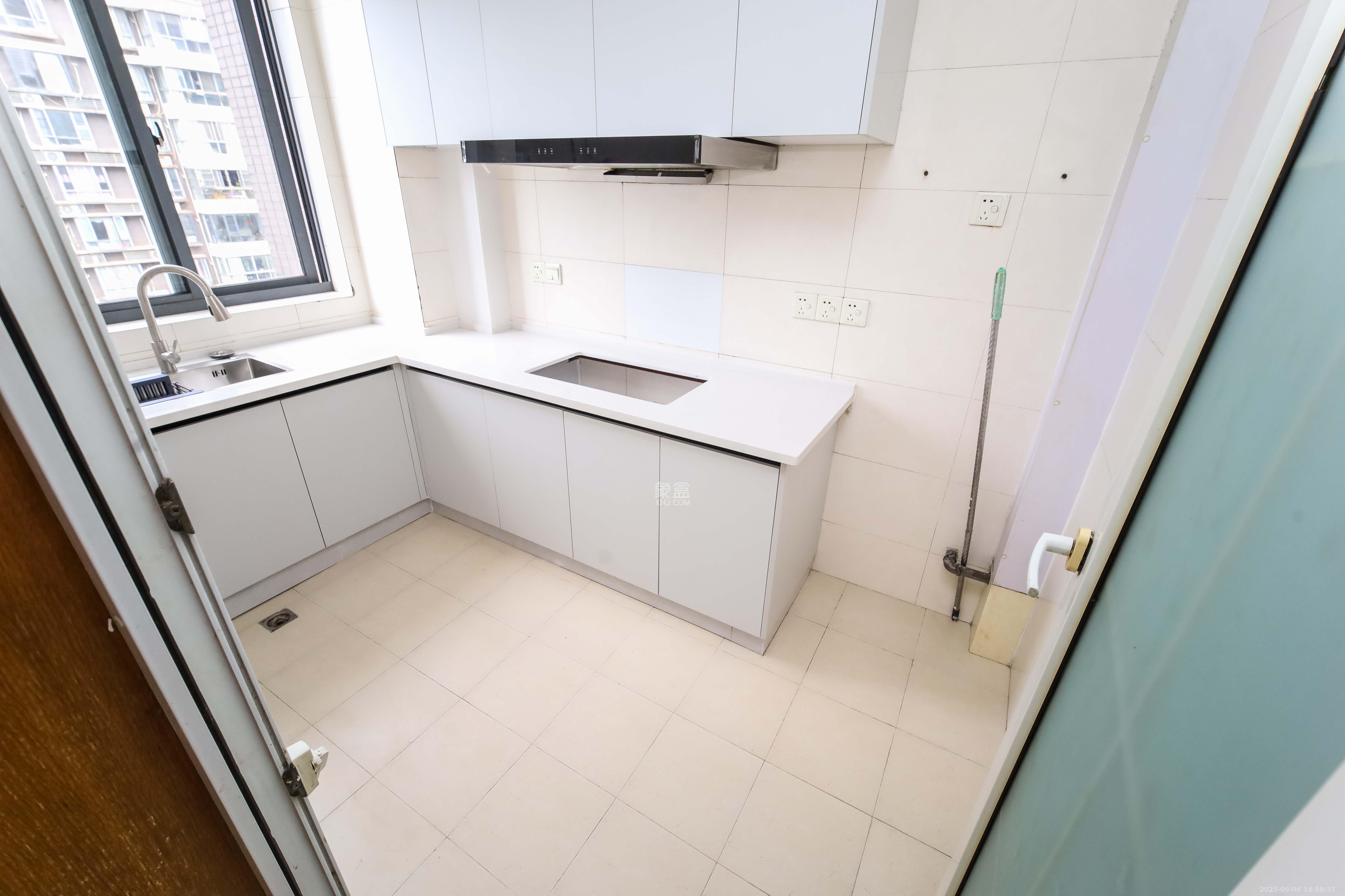 西子花苑 3室2厅1卫 116.0万 西子花苑 3室2厅1卫 116.0万厨房