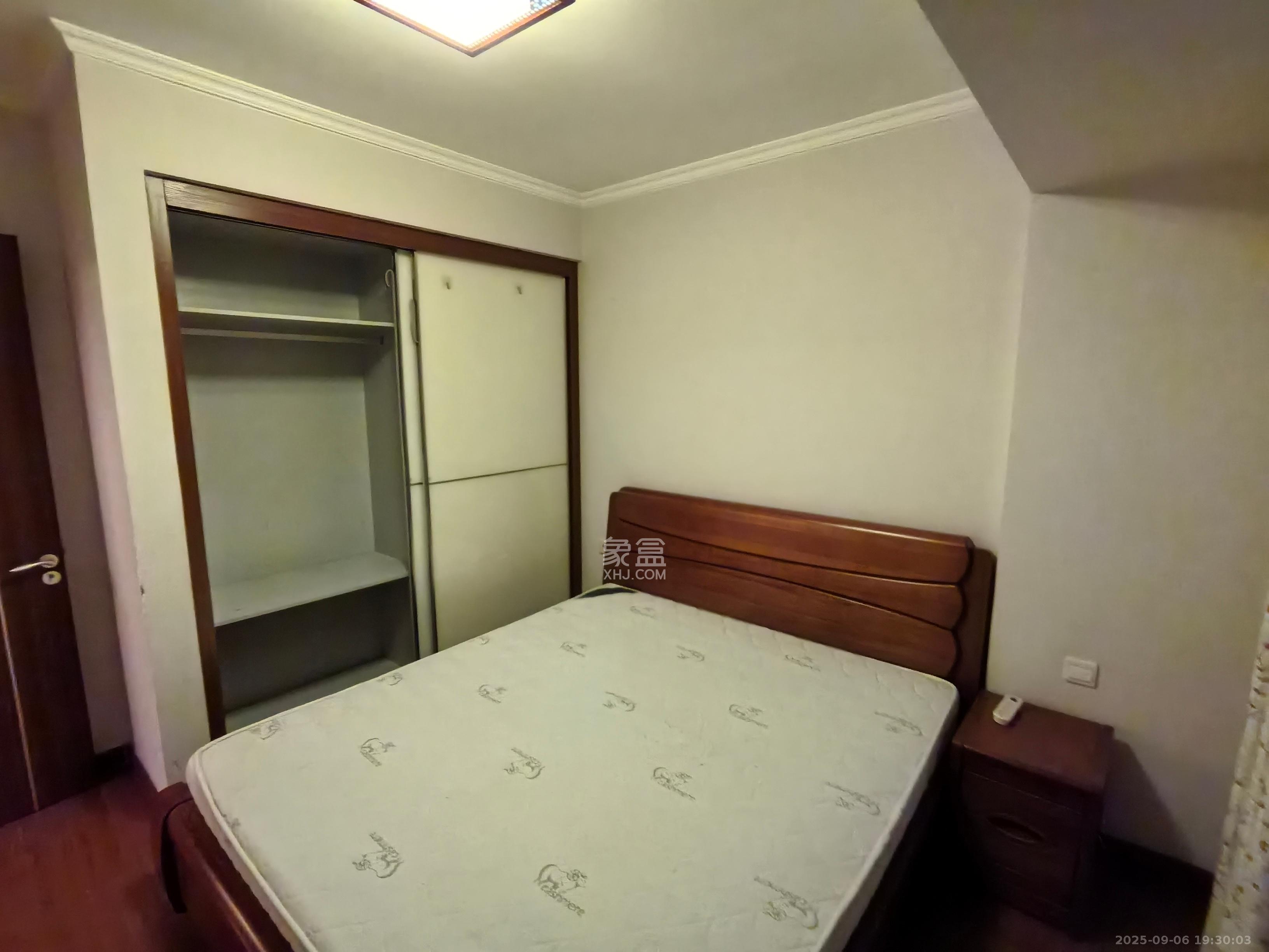 万科金域华府三四期 3室2厅1卫 2500.0元/月 万科金域华府三四期 3室2厅1卫 2500.0元/月室内图