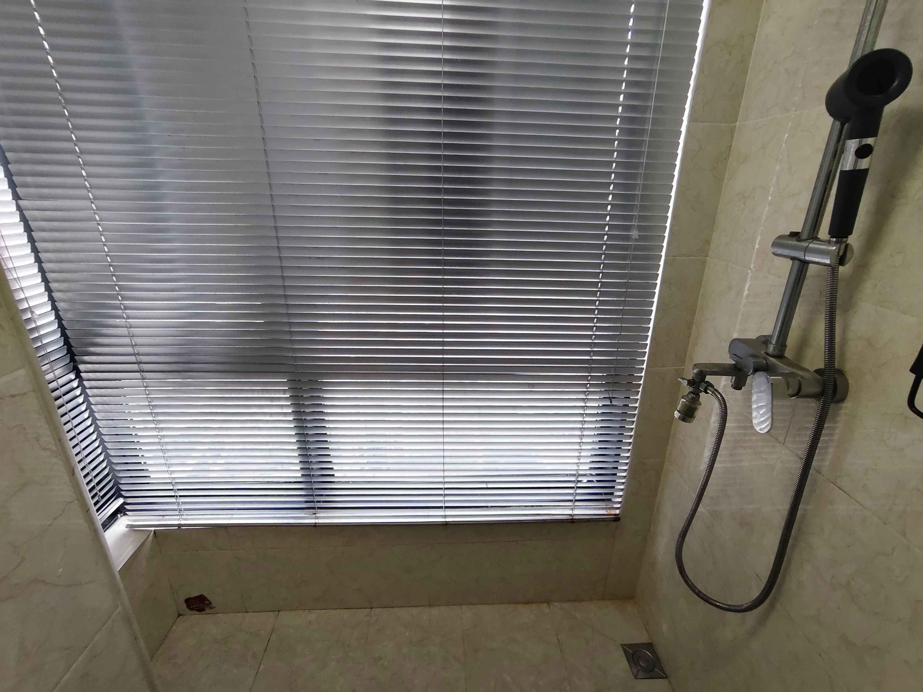 万景峰一期  3室2厅2卫    2800.0元/月 万景峰一期  3室2厅2卫    2800.0元/月室内图