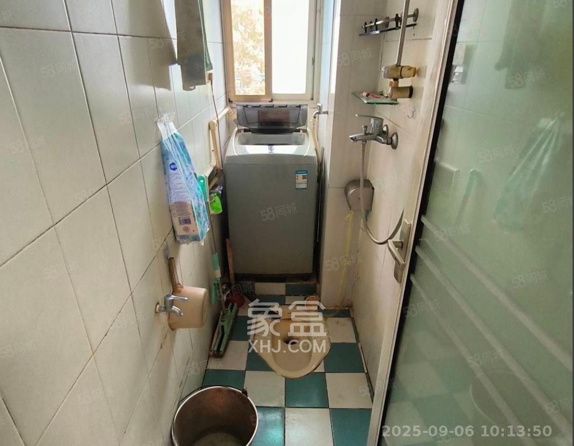 红旗区三片  2室1厅1卫    1250.0元/月室内图