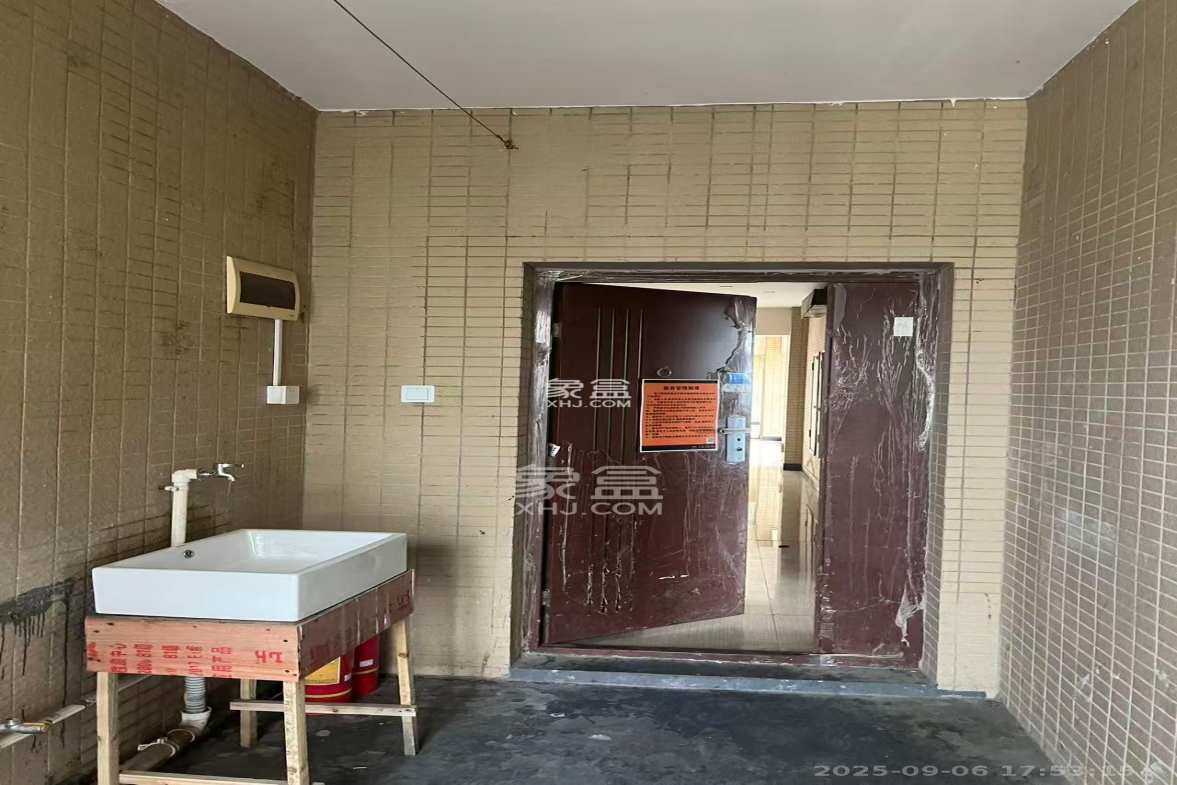 泊爱蓝湾 3室2厅2卫 2000.0元/月 泊爱蓝湾 3室2厅2卫 2000.0元/月室内图