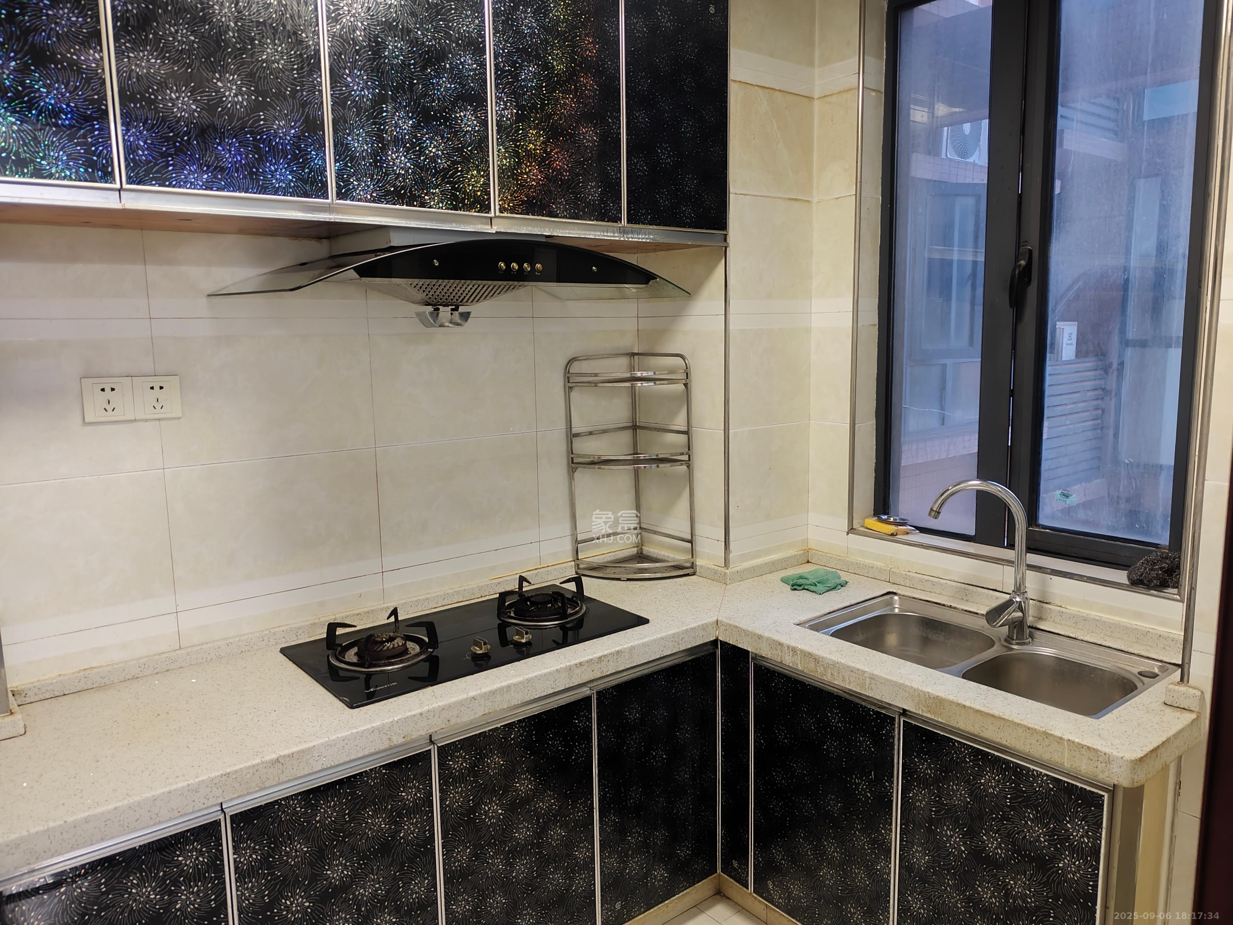 华悦城 2室2厅1卫 2400.0元/月 华悦城 2室2厅1卫 2400.0元/月室内图