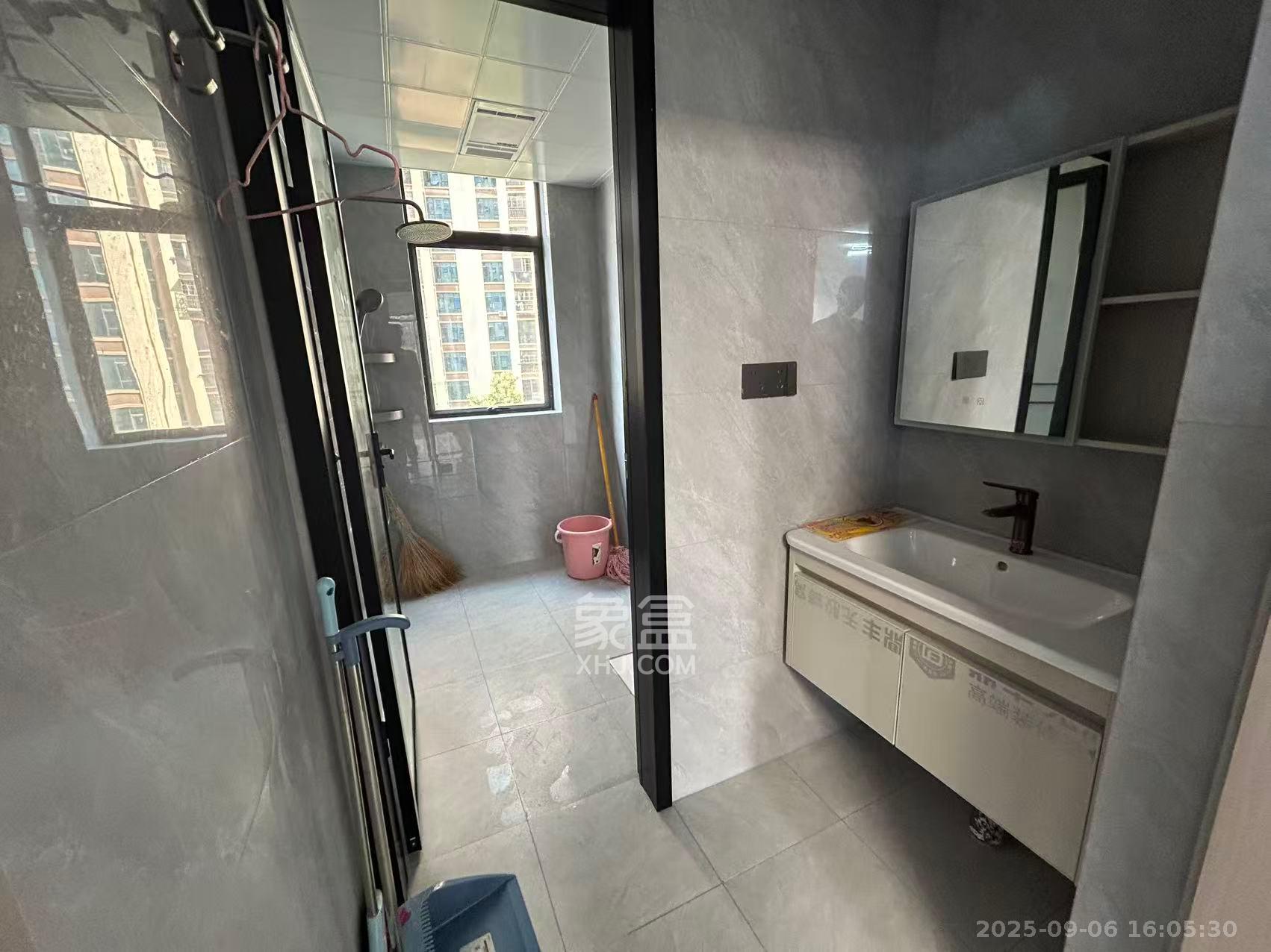 天元涉外景园C区  4室2厅2卫    3500.0元/月 天元涉外景园C区  4室2厅2卫    3500.0元/月室内图