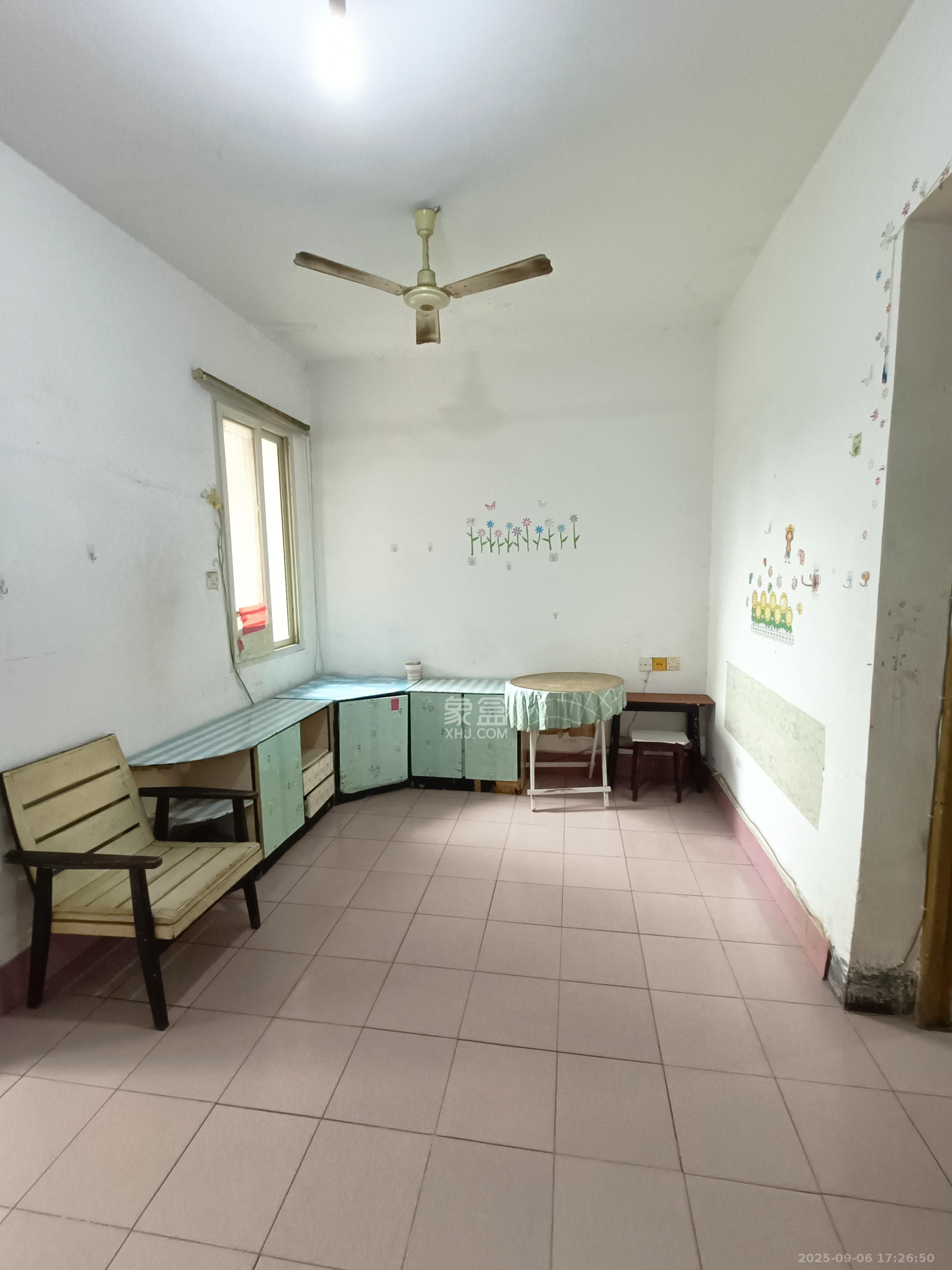 赤岗小区(一二三片)  2室1厅1卫    1000.0元/月 赤岗小区(一二三片)  2室1厅1卫    1000.0元/月