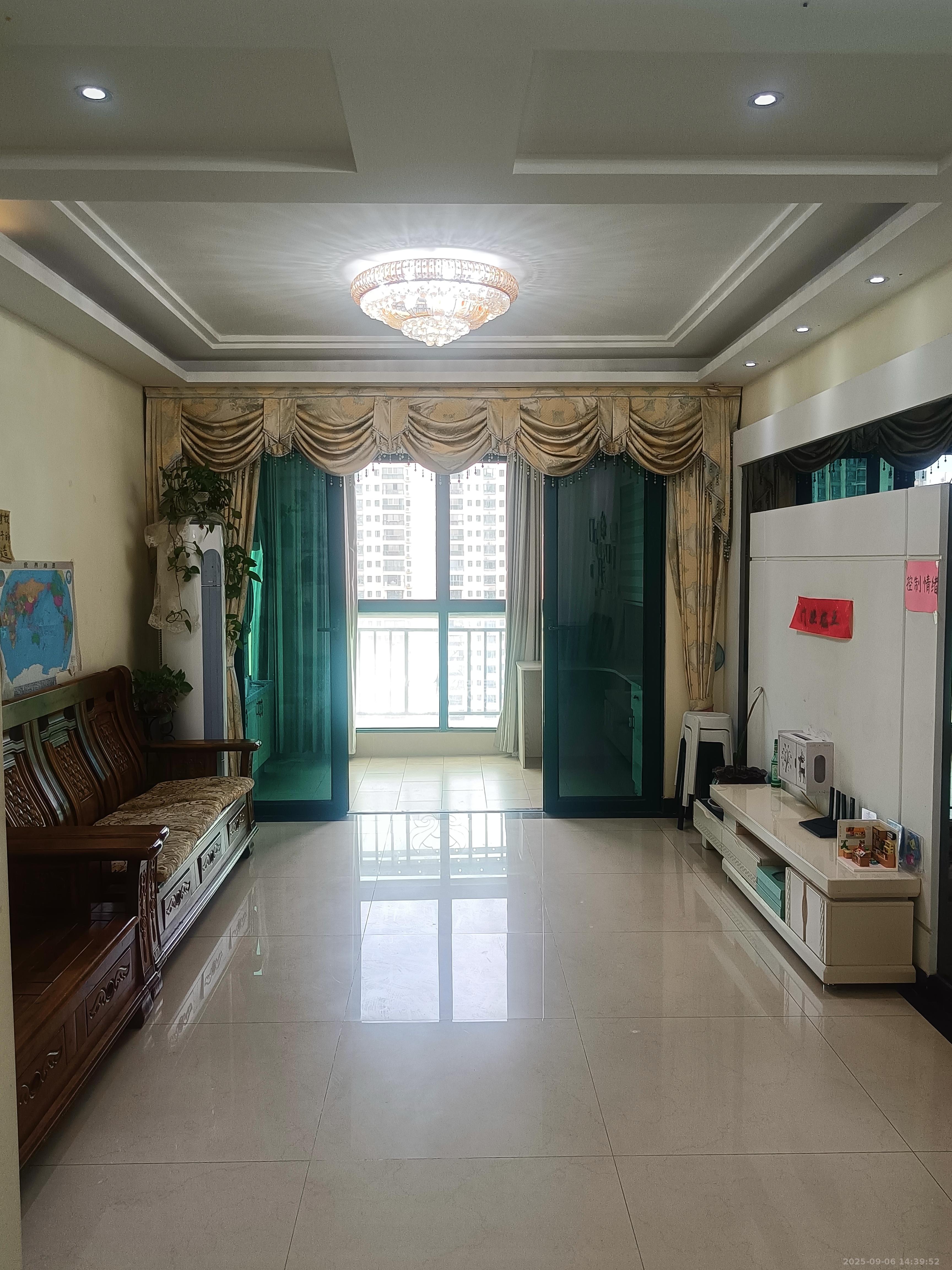 恒大雅苑  3室2厅2卫    2400.0元/月 恒大雅苑  3室2厅2卫    2400.0元/月