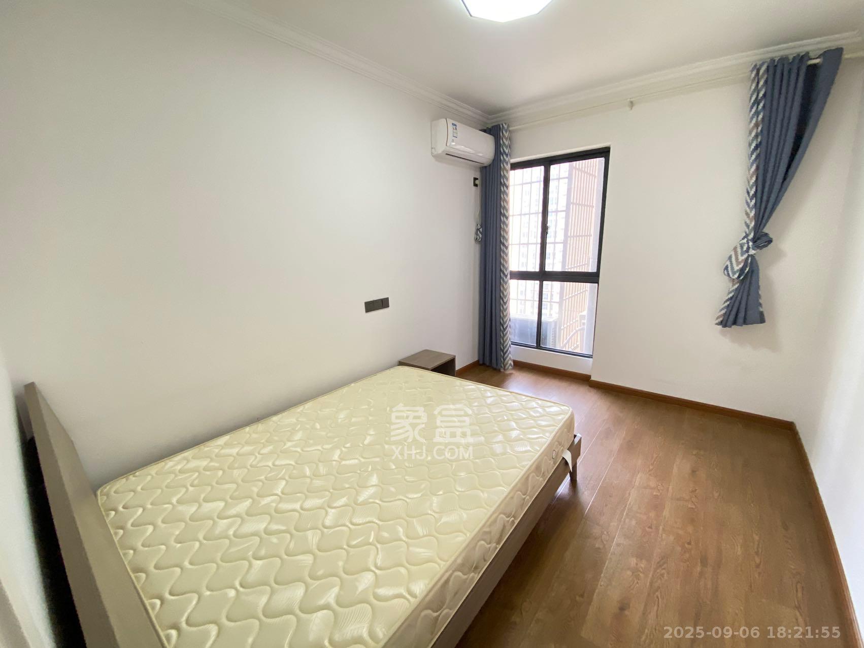 悦湖山 3室2厅2卫 2300.0元/月 悦湖山 3室2厅2卫 2300.0元/月室内图