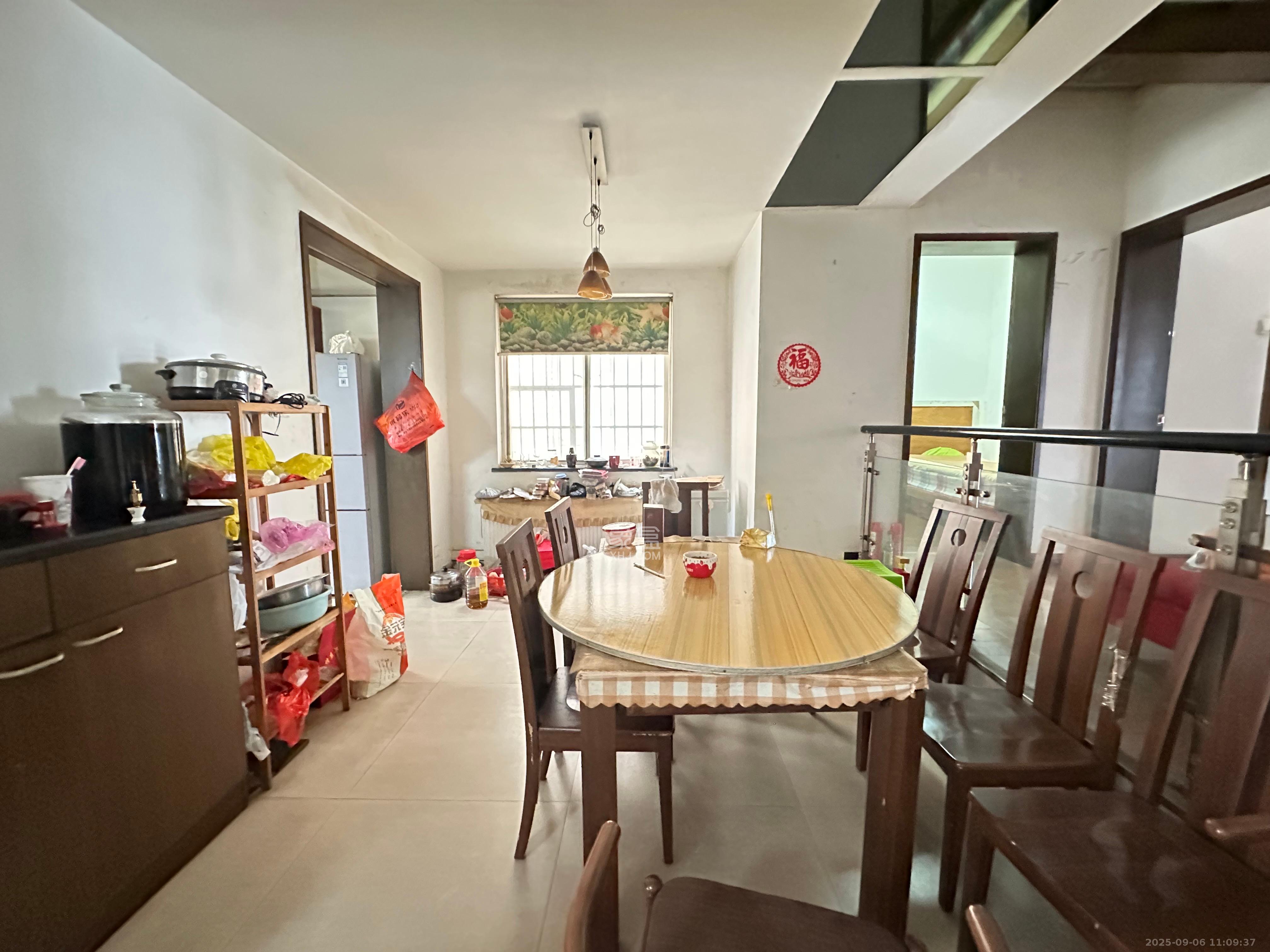 四方嘉苑 4室2厅2卫 2800.0元/月 四方嘉苑 4室2厅2卫 2800.0元/月室内图